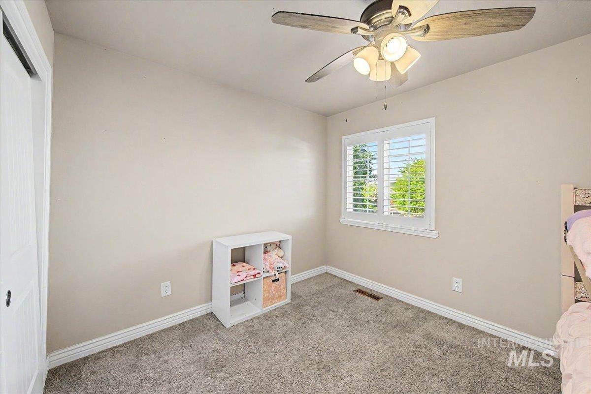 1574 S Glasgow, Nampa, Idaho 83686, 3 Bedrooms, 2.5 Bathrooms, Residential For Sale, Price $425,000,MLS 98996522