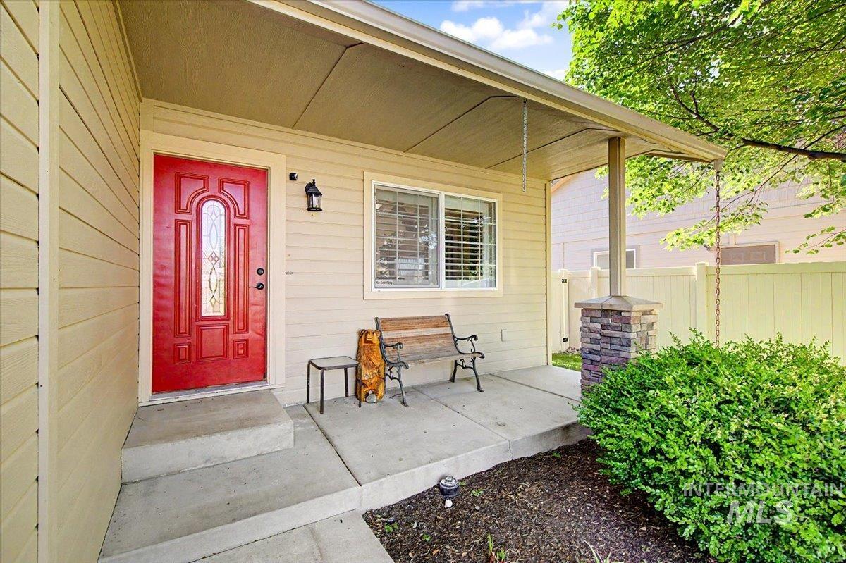 1574 S Glasgow, Nampa, Idaho 83686, 3 Bedrooms, 2.5 Bathrooms, Residential For Sale, Price $425,000,MLS 98996522