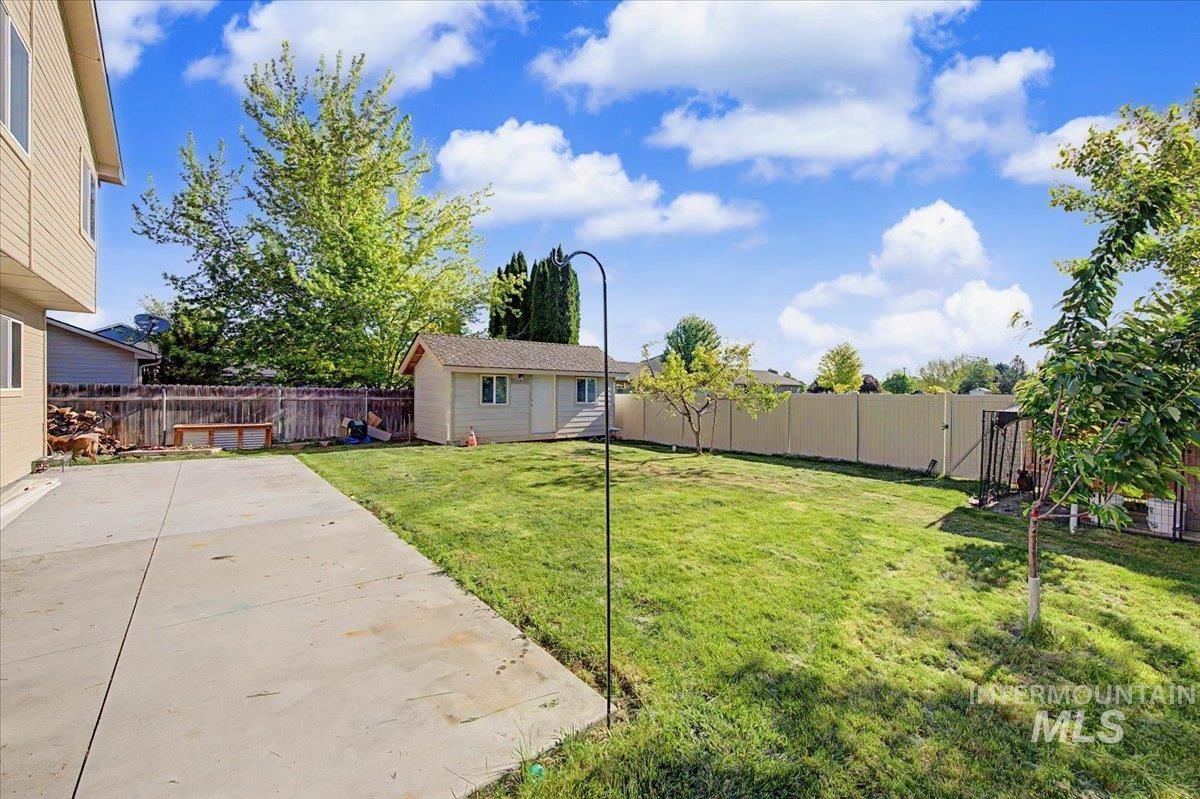 1574 S Glasgow, Nampa, Idaho 83686, 3 Bedrooms, 2.5 Bathrooms, Residential For Sale, Price $425,000,MLS 98996522