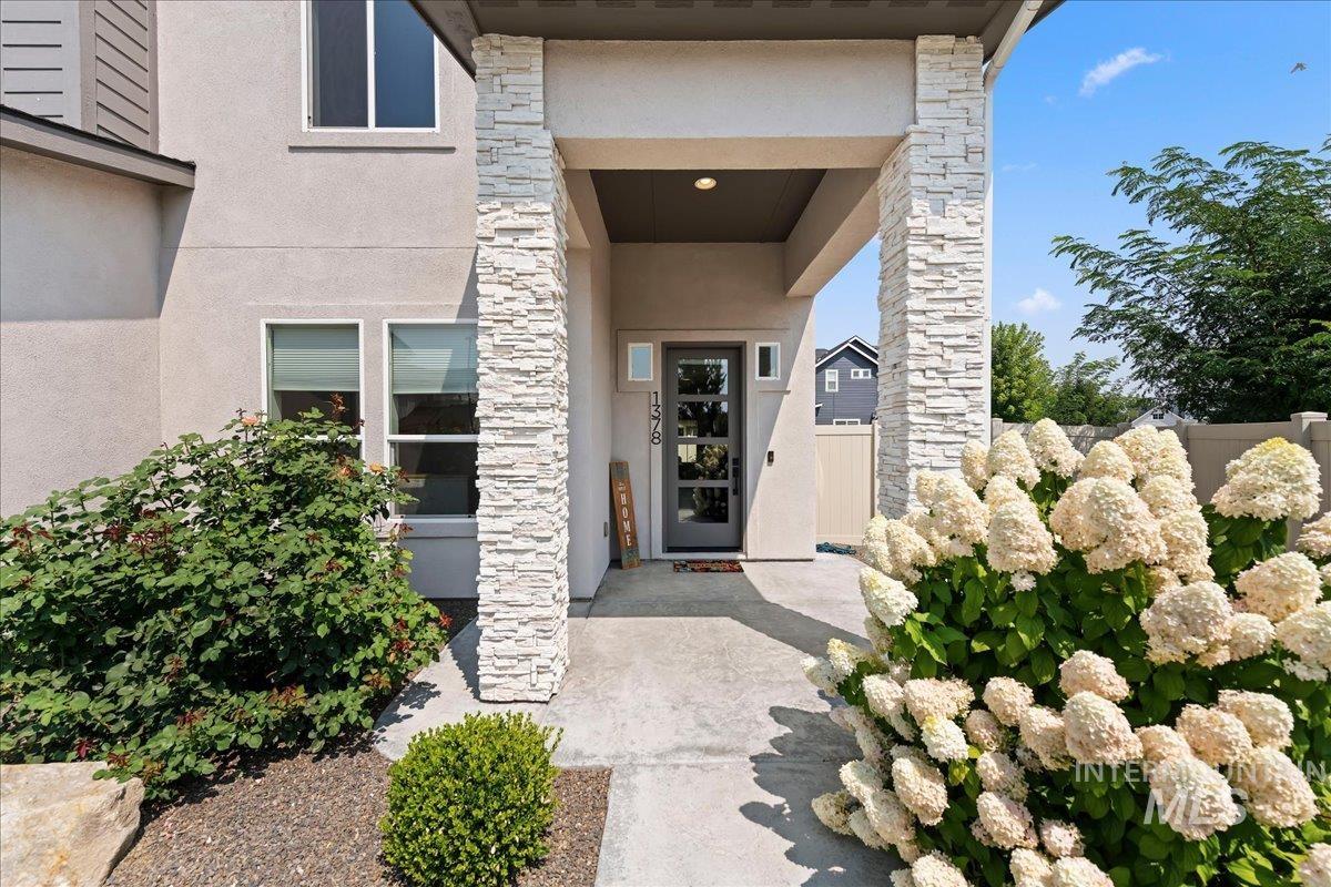 1378 W Fluorite St, Kuna, Idaho 83634, 5 Bedrooms, 2.5 Bathrooms, Residential For Sale, Price $637,500,MLS 98996523