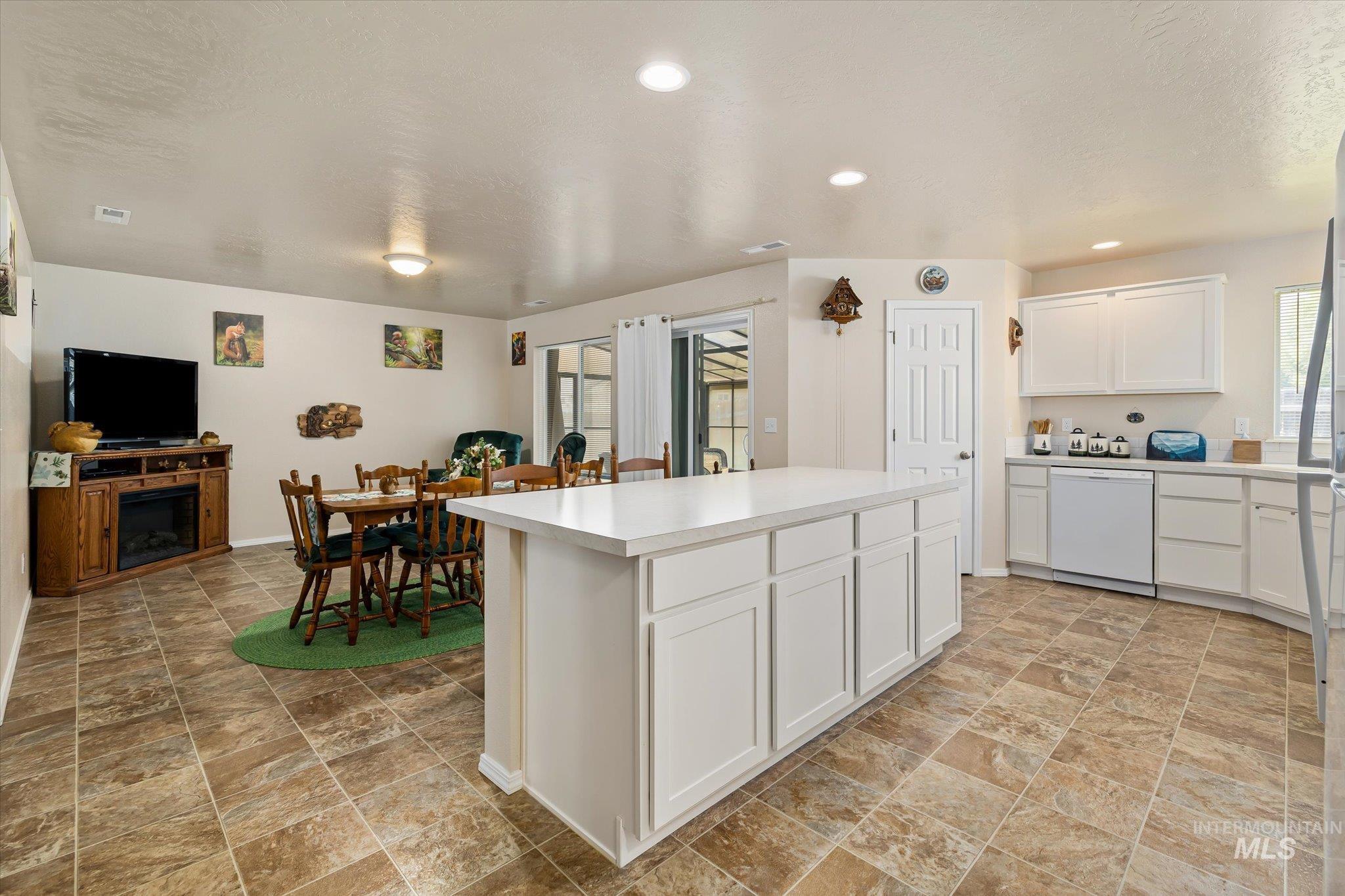 3427 S Clark Fork Ave, Nampa, Idaho 83686, 5 Bedrooms, 2.5 Bathrooms, Residential For Sale, Price $449,900,MLS 98996529
