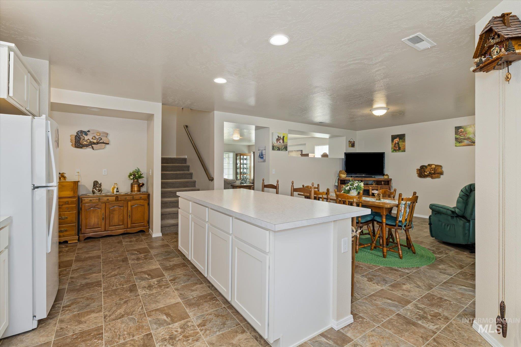 3427 S Clark Fork Ave, Nampa, Idaho 83686, 5 Bedrooms, 2.5 Bathrooms, Residential For Sale, Price $449,900,MLS 98996529