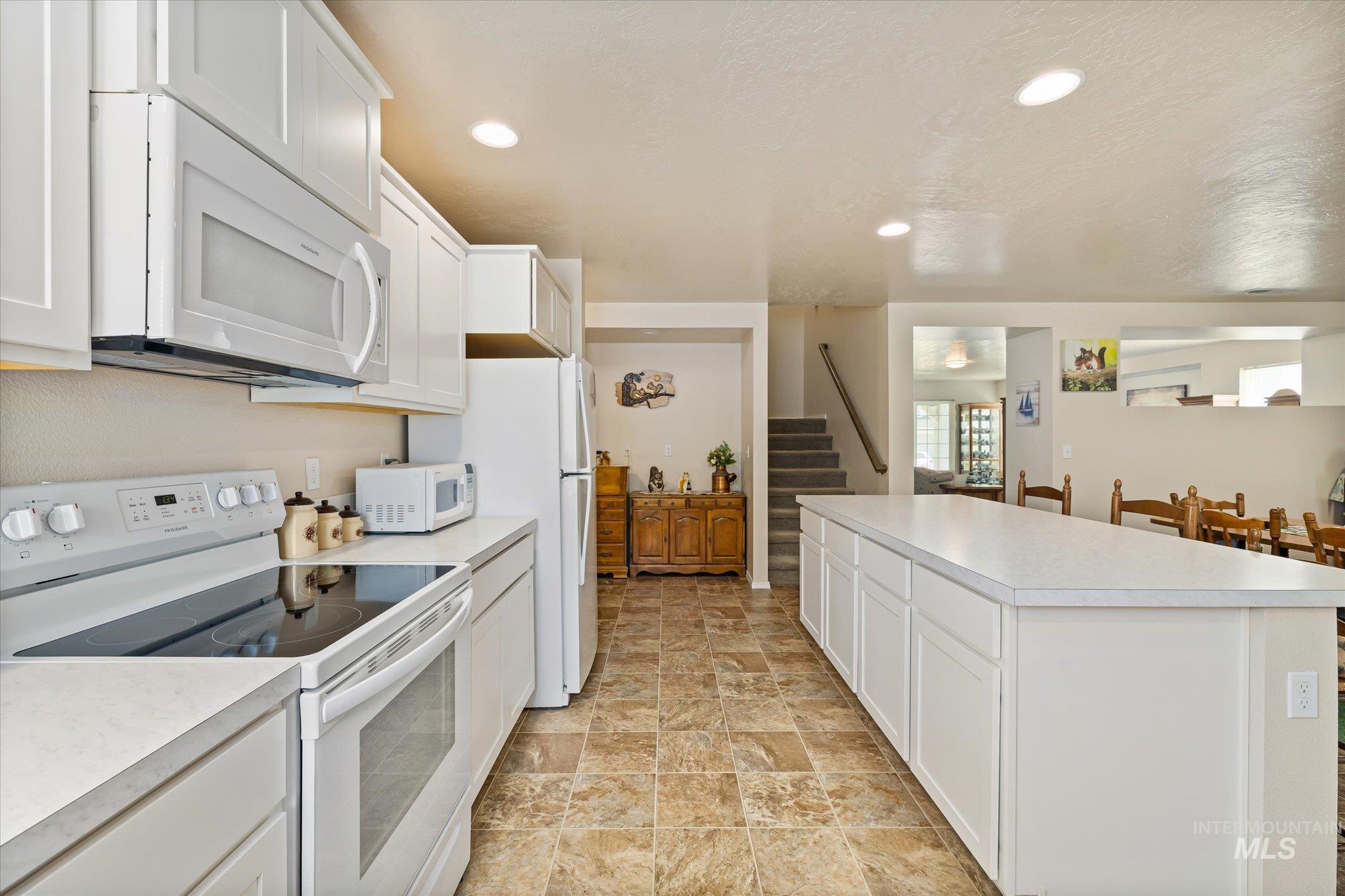 3427 S Clark Fork Ave, Nampa, Idaho 83686, 5 Bedrooms, 2.5 Bathrooms, Residential For Sale, Price $449,900,MLS 98996529