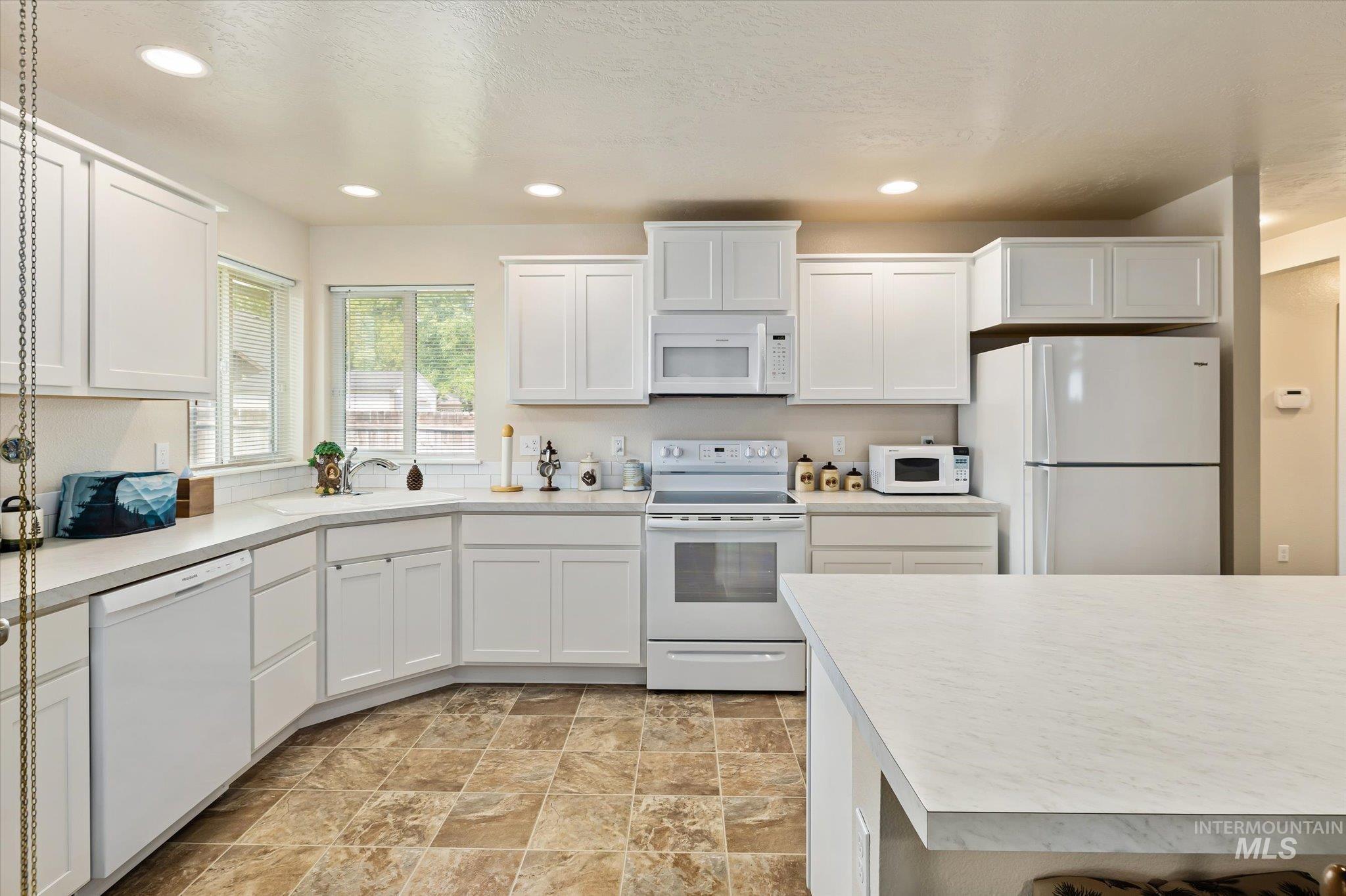 3427 S Clark Fork Ave, Nampa, Idaho 83686, 5 Bedrooms, 2.5 Bathrooms, Residential For Sale, Price $449,900,MLS 98996529