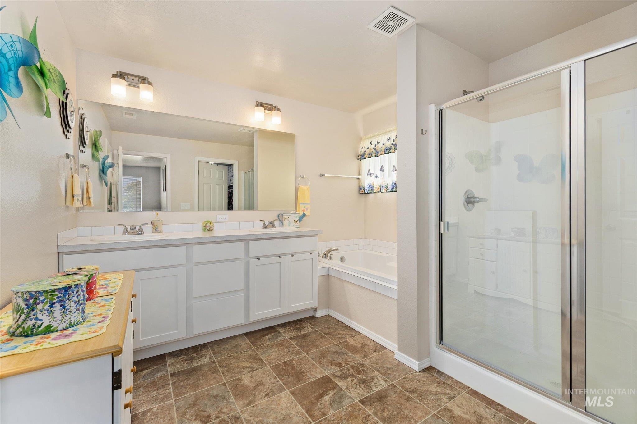 3427 S Clark Fork Ave, Nampa, Idaho 83686, 5 Bedrooms, 2.5 Bathrooms, Residential For Sale, Price $449,900,MLS 98996529
