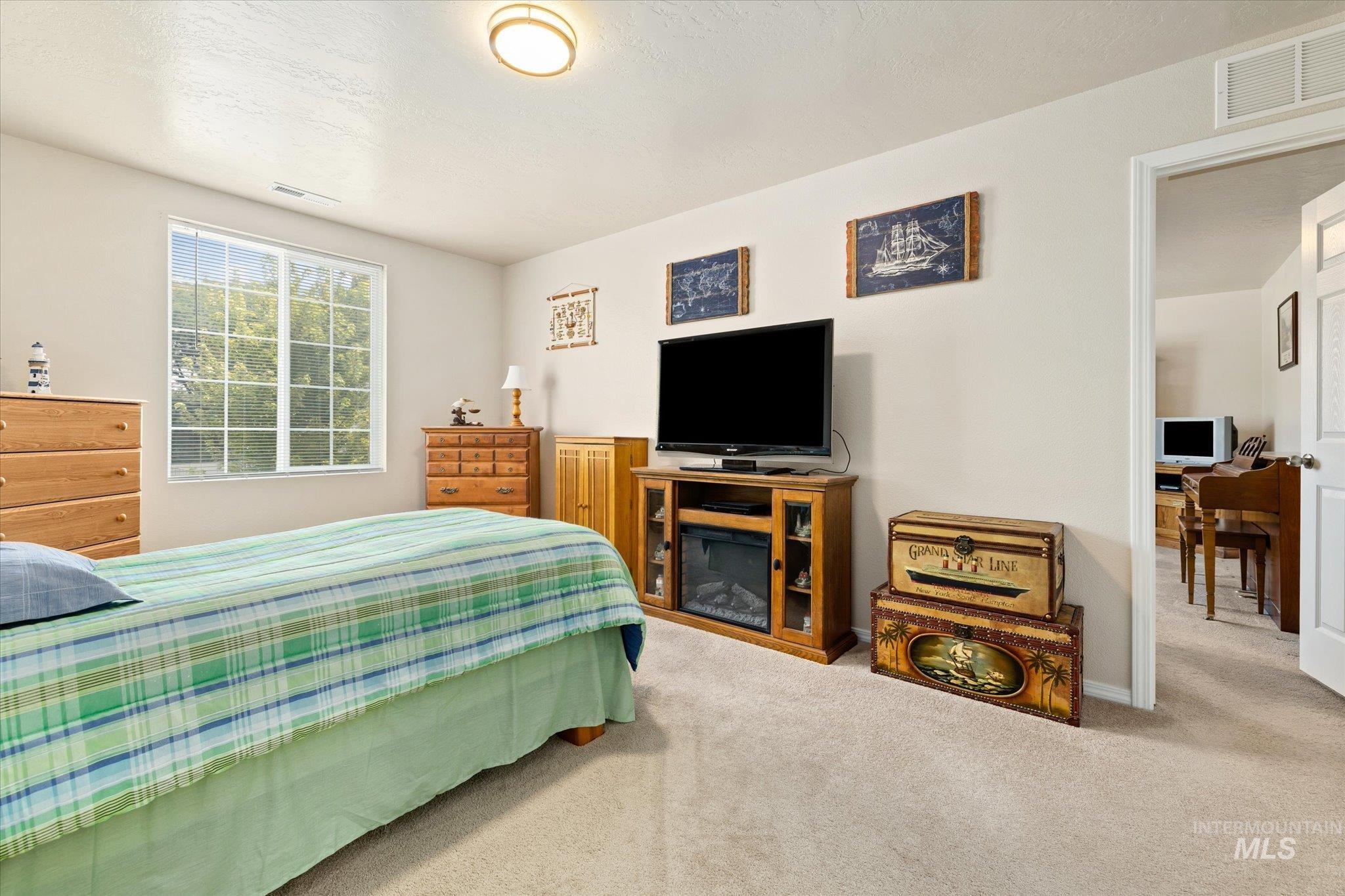 3427 S Clark Fork Ave, Nampa, Idaho 83686, 5 Bedrooms, 2.5 Bathrooms, Residential For Sale, Price $449,900,MLS 98996529
