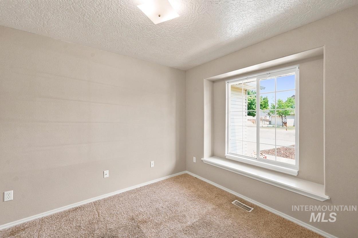16825 Old Friendship Way, Caldwell, Idaho 83607, 4 Bedrooms, 2.5 Bathrooms, Residential For Sale, Price $369,900,MLS 98996530