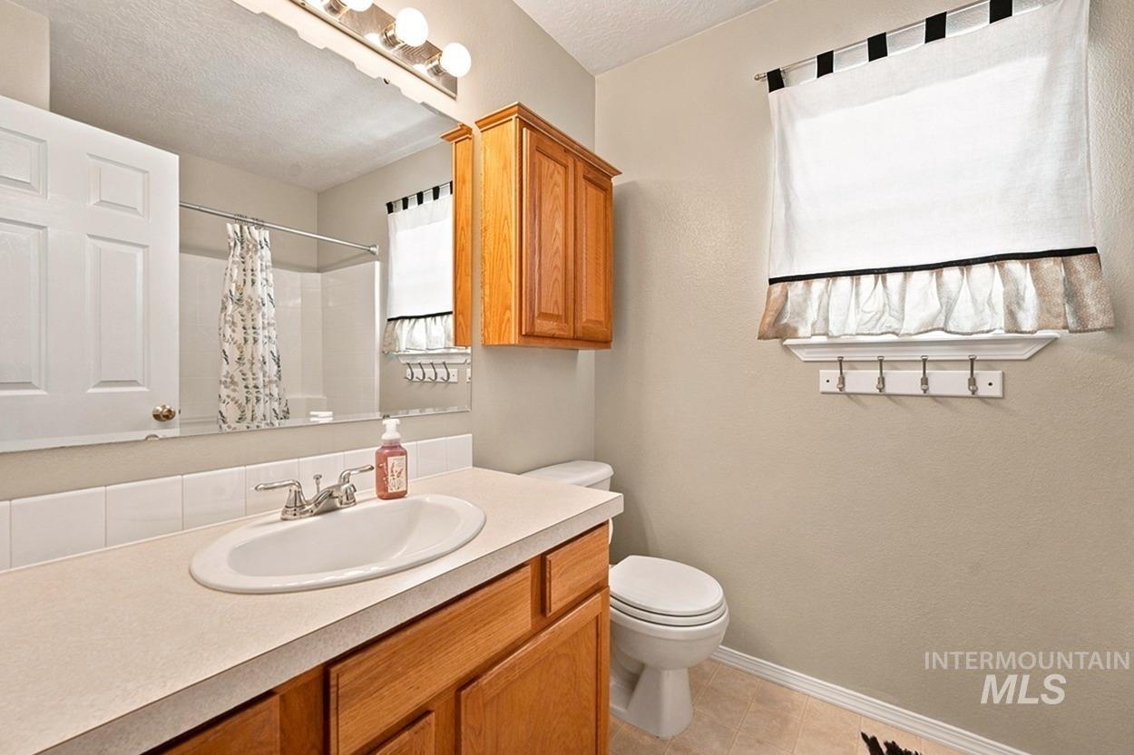 16825 Old Friendship Way, Caldwell, Idaho 83607, 4 Bedrooms, 2.5 Bathrooms, Residential For Sale, Price $369,900,MLS 98996530