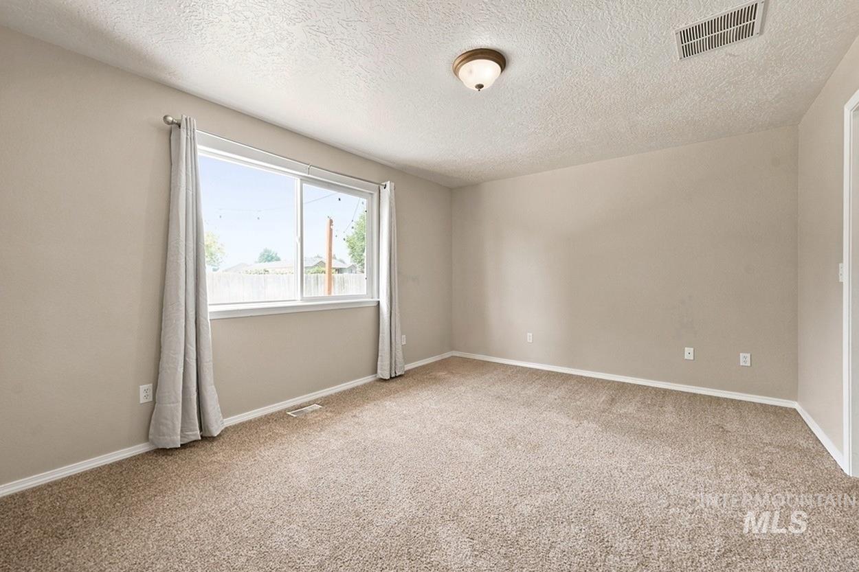 16825 Old Friendship Way, Caldwell, Idaho 83607, 4 Bedrooms, 2.5 Bathrooms, Residential For Sale, Price $369,900,MLS 98996530