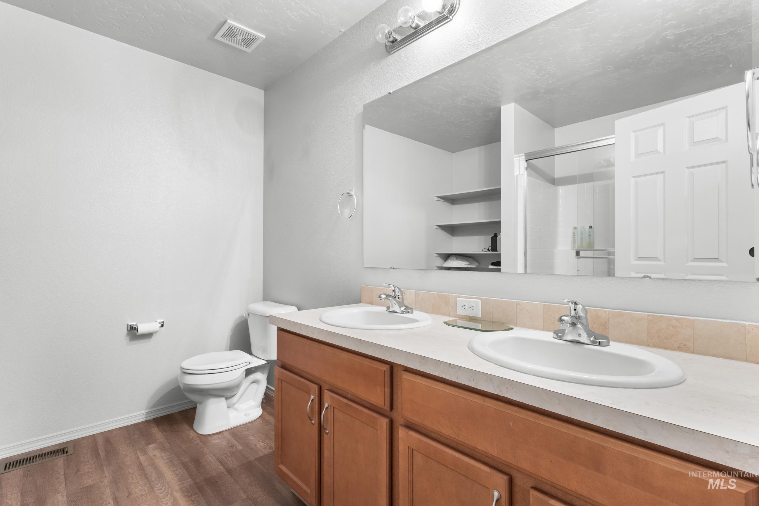 4633 N Dyver, Meridian, Idaho 83642, 4 Bedrooms, 2 Bathrooms, Residential For Sale, Price $473,500,MLS 98996531