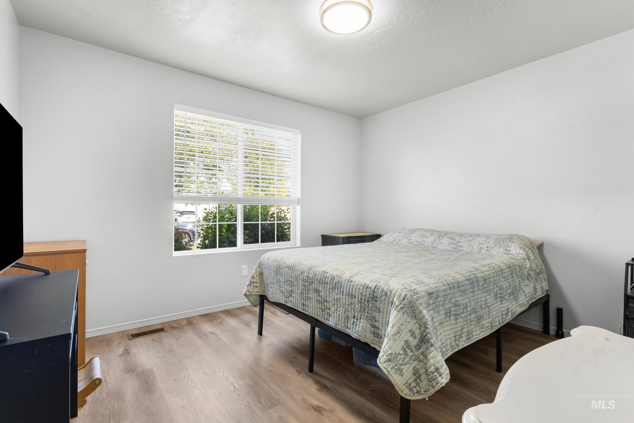 4633 N Dyver, Meridian, Idaho 83642, 4 Bedrooms, 2 Bathrooms, Residential For Sale, Price $473,500,MLS 98996531