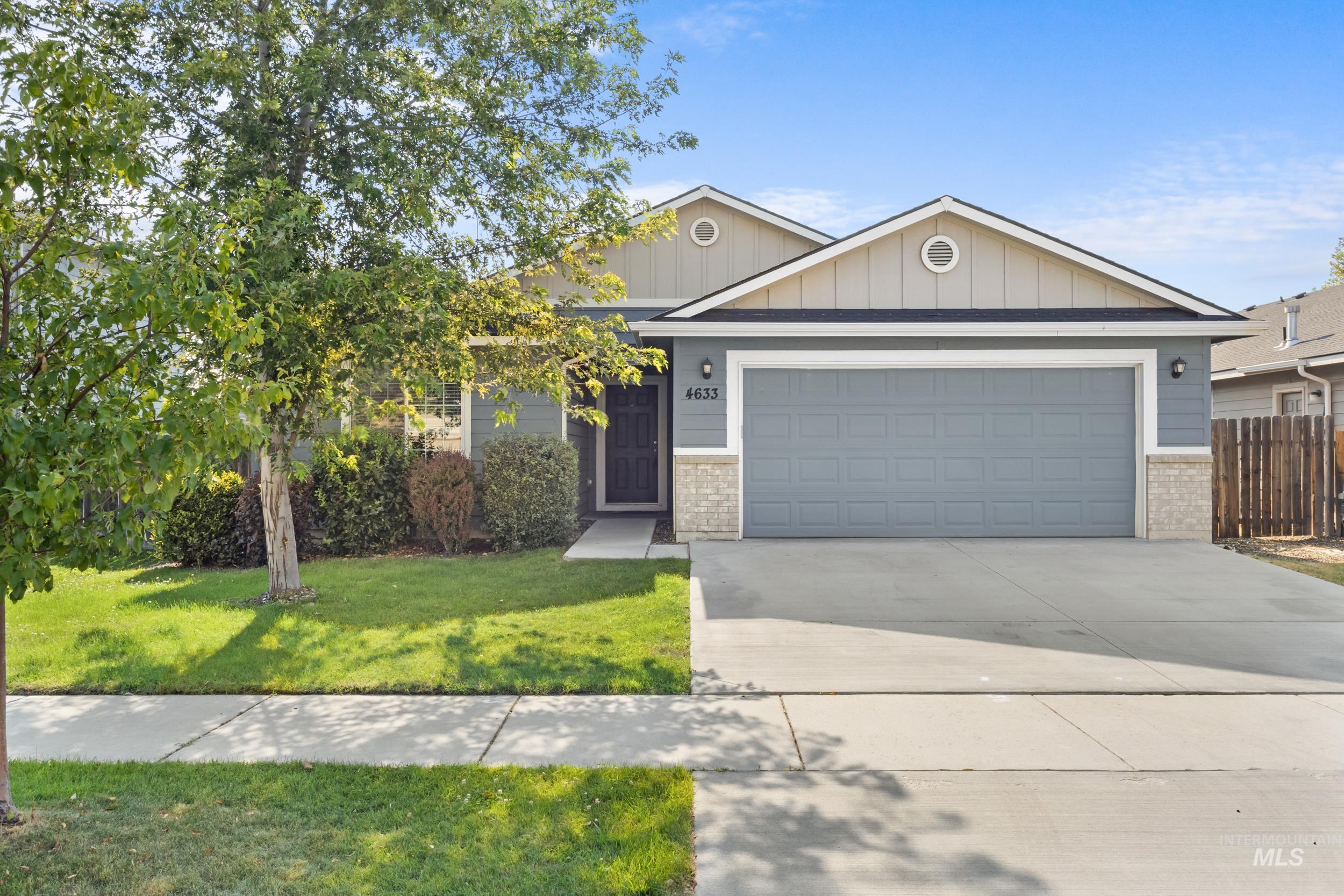 4633 N Dyver, Meridian, Idaho 83642, 4 Bedrooms, 2 Bathrooms, Residential For Sale, Price $473,500,MLS 98996531