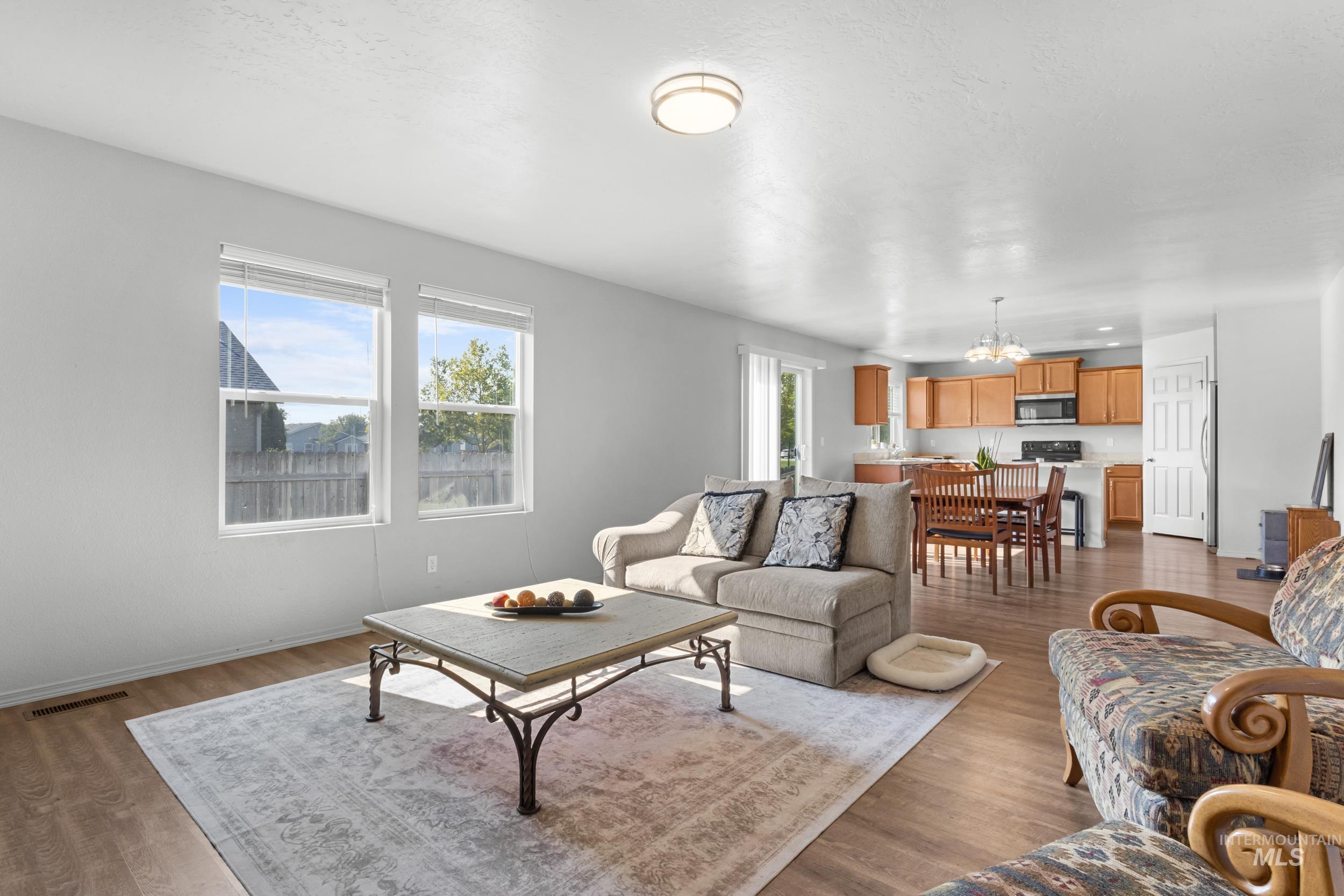 4633 N Dyver, Meridian, Idaho 83642, 4 Bedrooms, 2 Bathrooms, Residential For Sale, Price $473,500,MLS 98996531