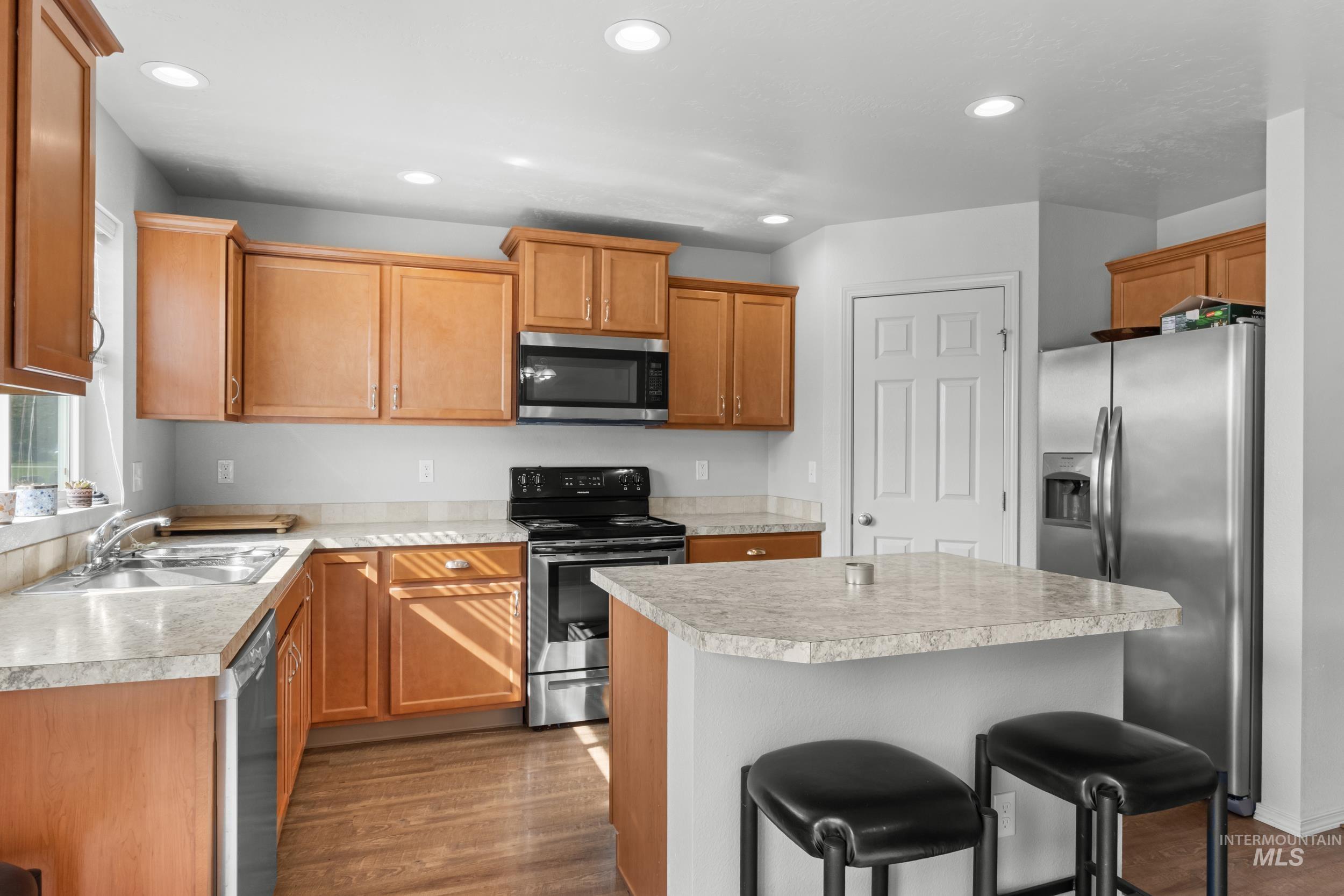 4633 N Dyver, Meridian, Idaho 83642, 4 Bedrooms, 2 Bathrooms, Residential For Sale, Price $473,500,MLS 98996531