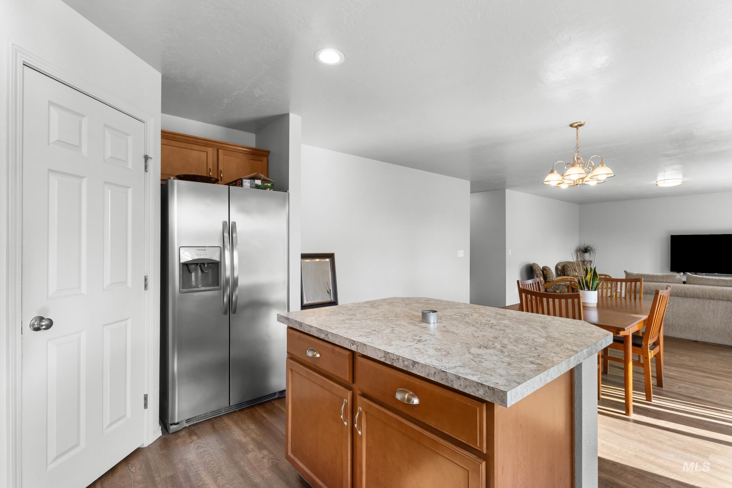 4633 N Dyver, Meridian, Idaho 83642, 4 Bedrooms, 2 Bathrooms, Residential For Sale, Price $473,500,MLS 98996531