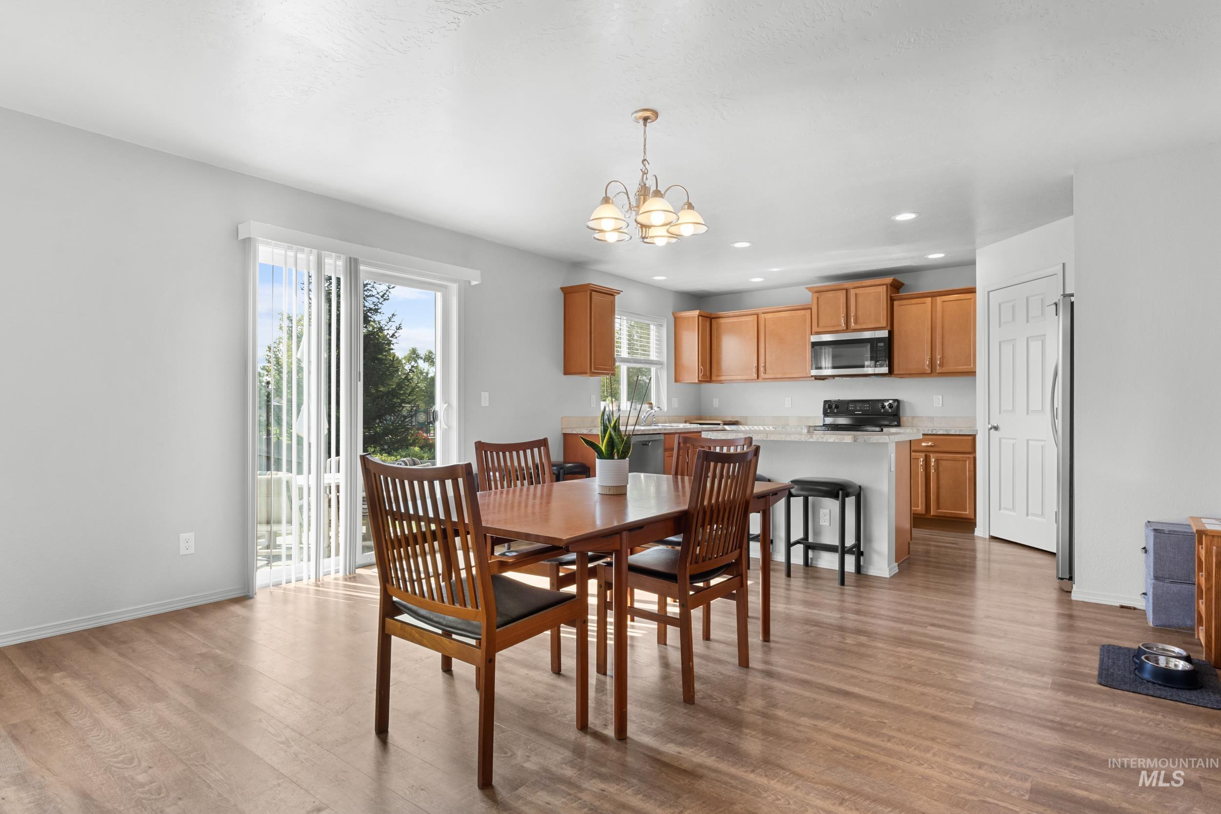 4633 N Dyver, Meridian, Idaho 83642, 4 Bedrooms, 2 Bathrooms, Residential For Sale, Price $473,500,MLS 98996531