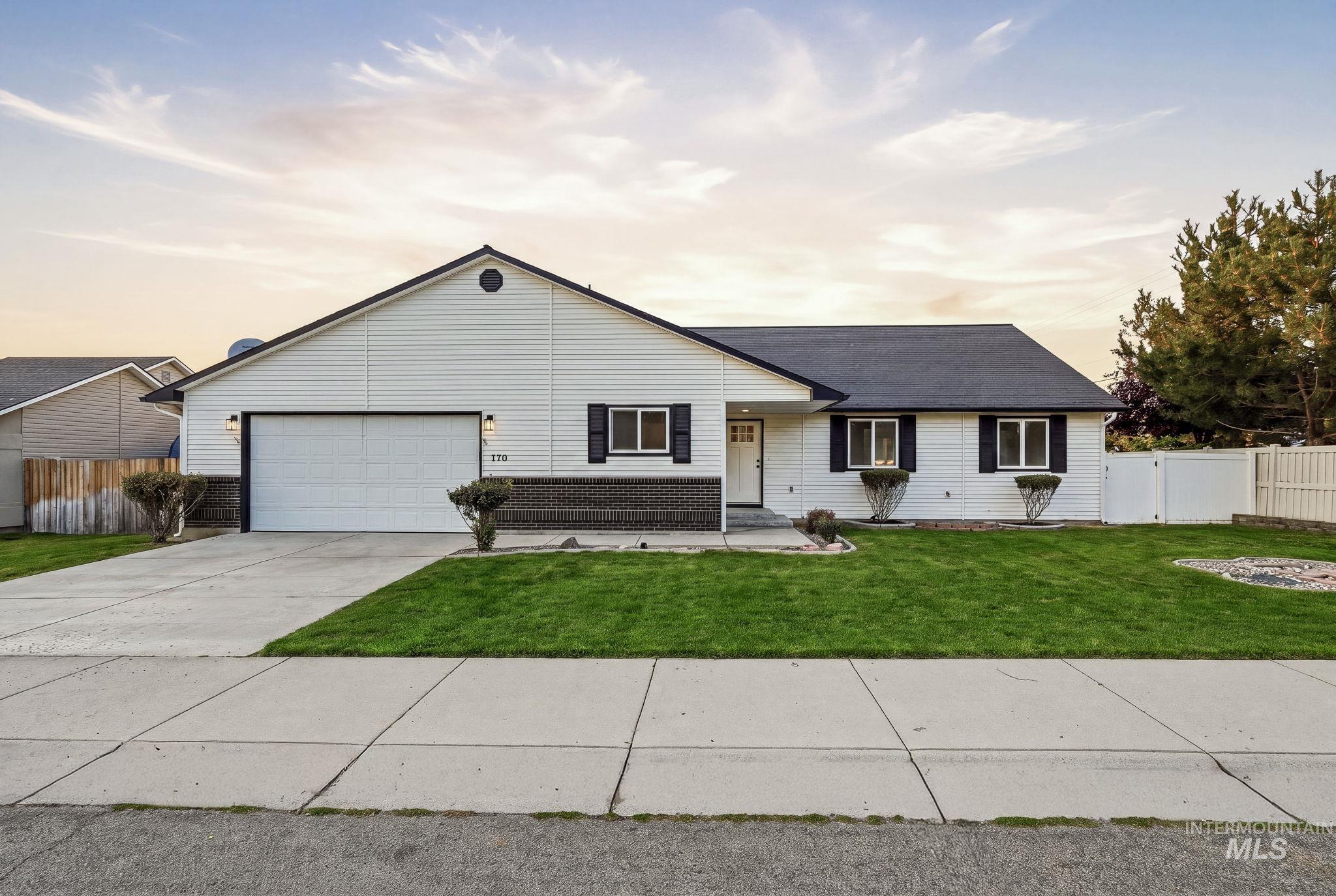 770 E Red Bud St, Kuna, Idaho 83634, 4 Bedrooms, 2 Bathrooms, Residential For Sale, Price $429,000,MLS 98996532