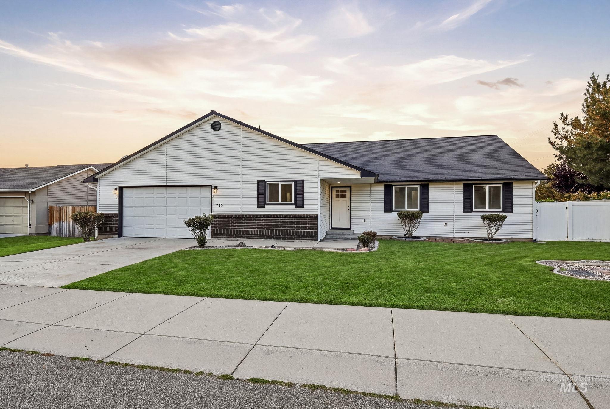 770 E Red Bud St, Kuna, Idaho 83634, 4 Bedrooms, 2 Bathrooms, Residential For Sale, Price $429,000,MLS 98996532
