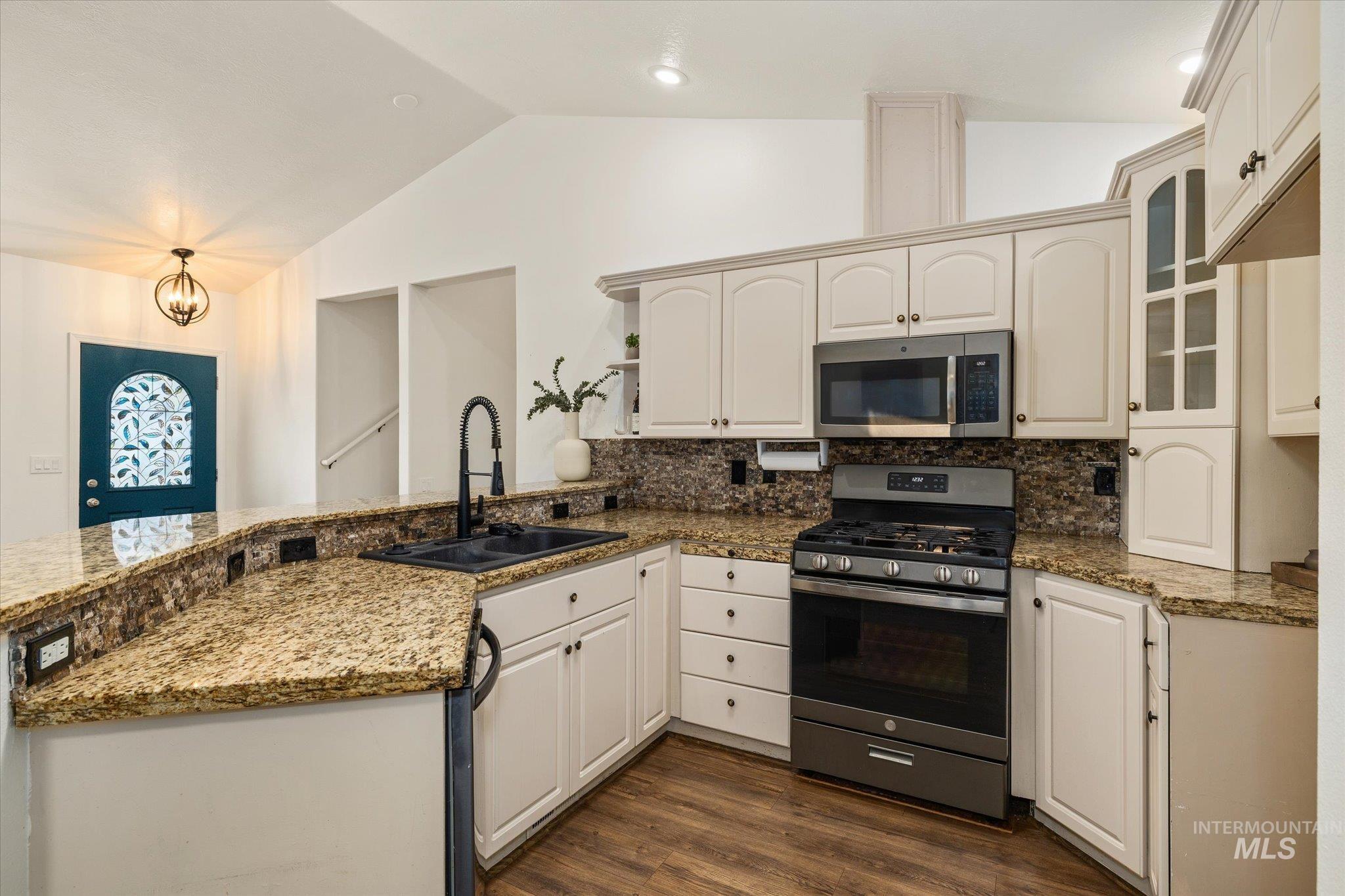 3892 E Eisenhower Dr, Meridian, Idaho 83642, 3 Bedrooms, 3 Bathrooms, Residential Income For Sale, Price $559,900,MLS 98996534