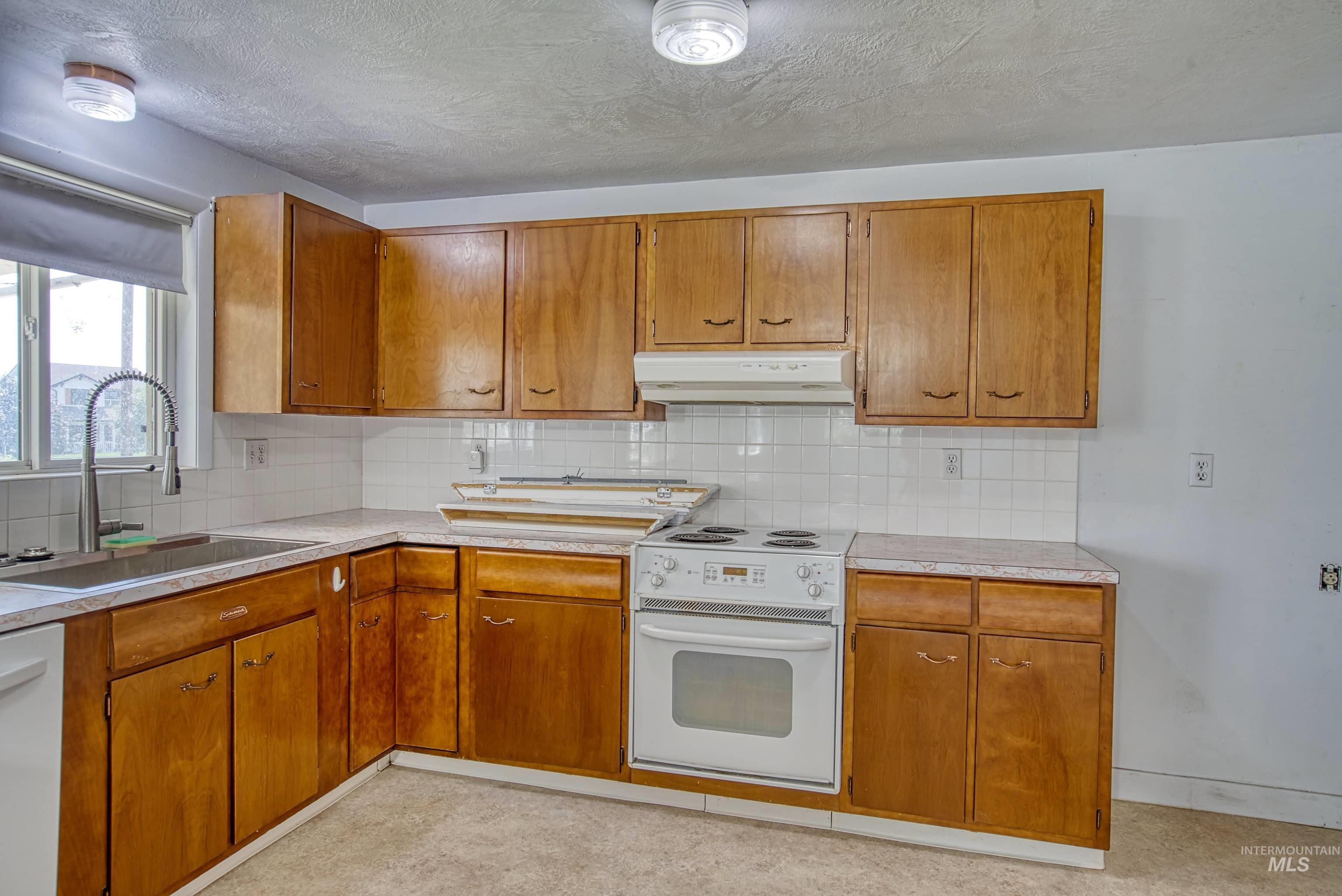 365 Clabby Road, Weiser, Idaho 83672, 3 Bedrooms, 3 Bathrooms, Residential For Sale, Price $450,000,MLS 98996537