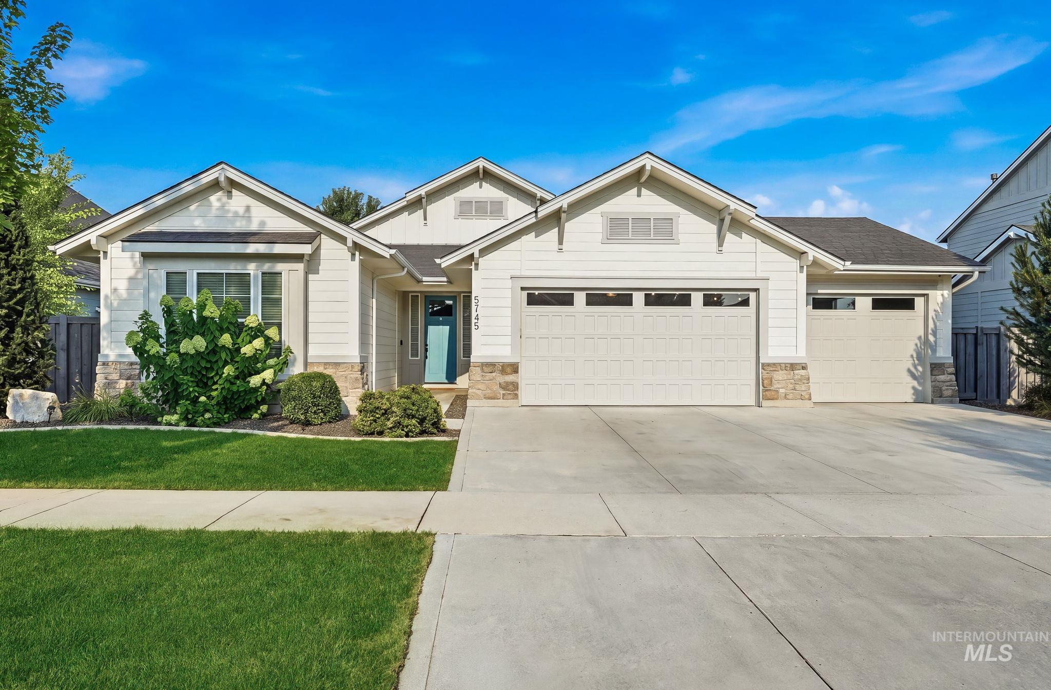 5745 S Stockport Ave, Meridian, Idaho 83642, 3 Bedrooms, 2 Bathrooms, Residential For Sale, Price $685,000,MLS 98996542