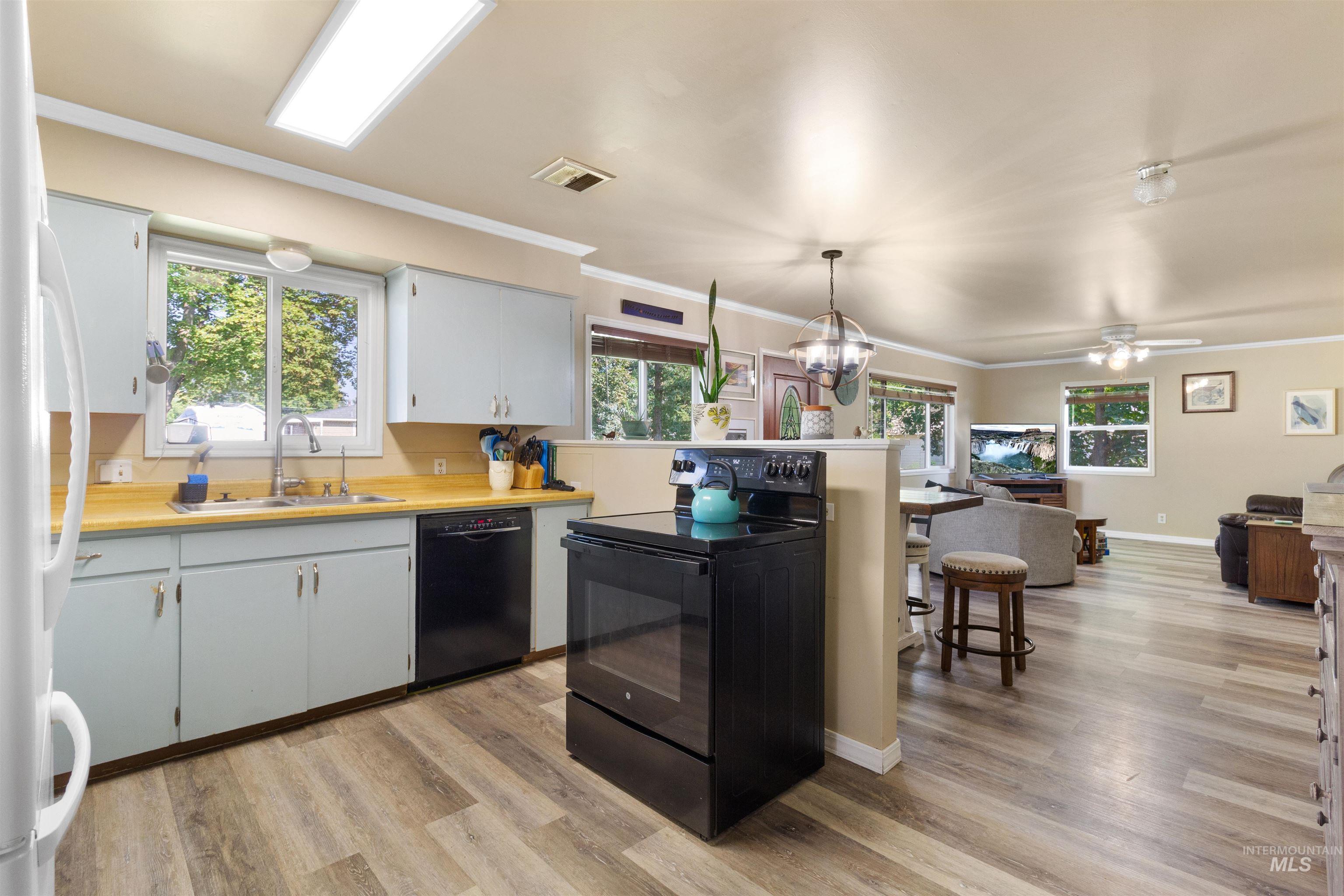 367 Birch Street South, Kimberly, Idaho 83341, 3 Bedrooms, 2 Bathrooms, Residential For Sale, Price $335,000,MLS 98996544
