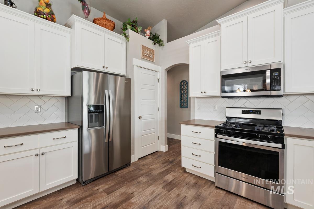 4693 N Mallorca Way, Meridian, Idaho 83646, 3 Bedrooms, 2 Bathrooms, Residential For Sale, Price $479,900,MLS 98996545