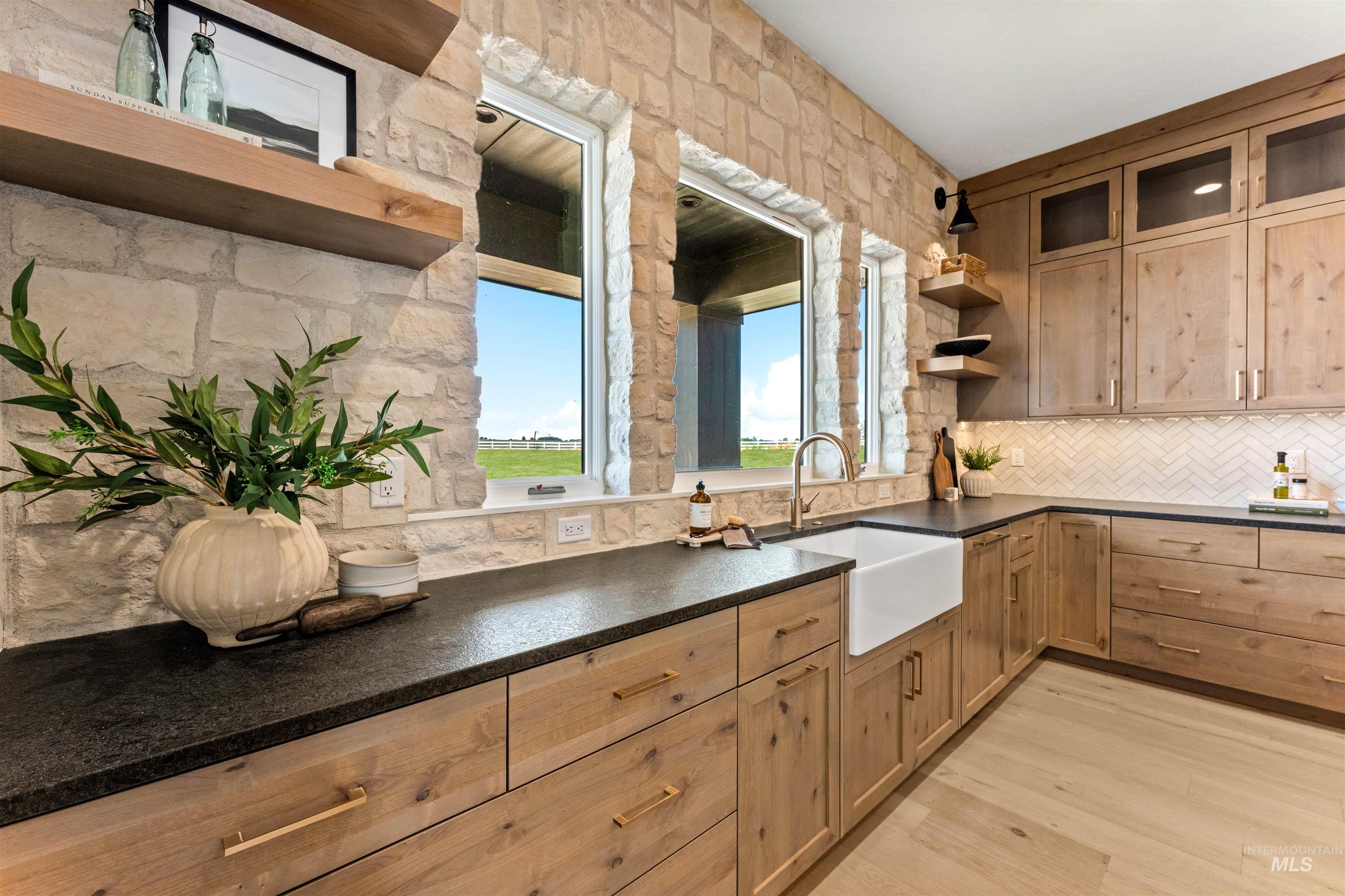 13350 Breezeview Ln, Middleton, Idaho 83644, 4 Bedrooms, 3 Bathrooms, Residential For Sale, Price $1,475,000,MLS 98996547