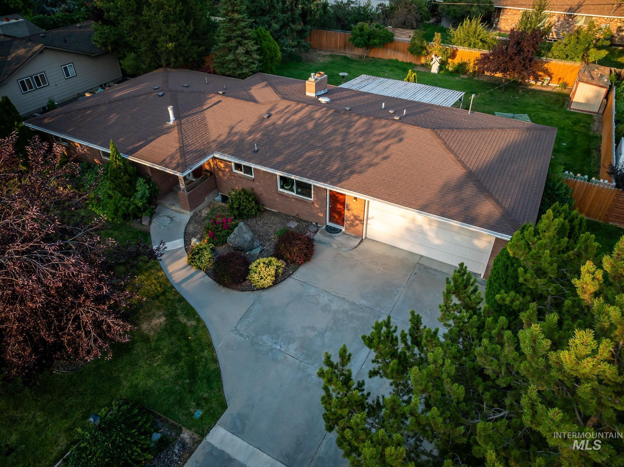 3706 W Clement Rd, Boise, Idaho 83704, 4 Bedrooms, 2.5 Bathrooms, Residential For Sale, Price $520,000,MLS 98996550