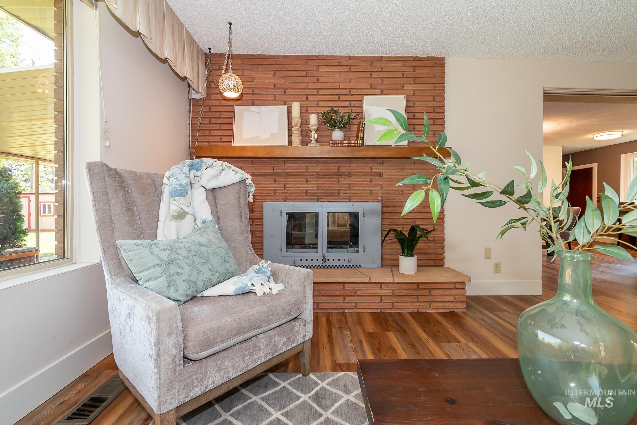 3706 W Clement Rd, Boise, Idaho 83704, 4 Bedrooms, 2.5 Bathrooms, Residential For Sale, Price $520,000,MLS 98996550