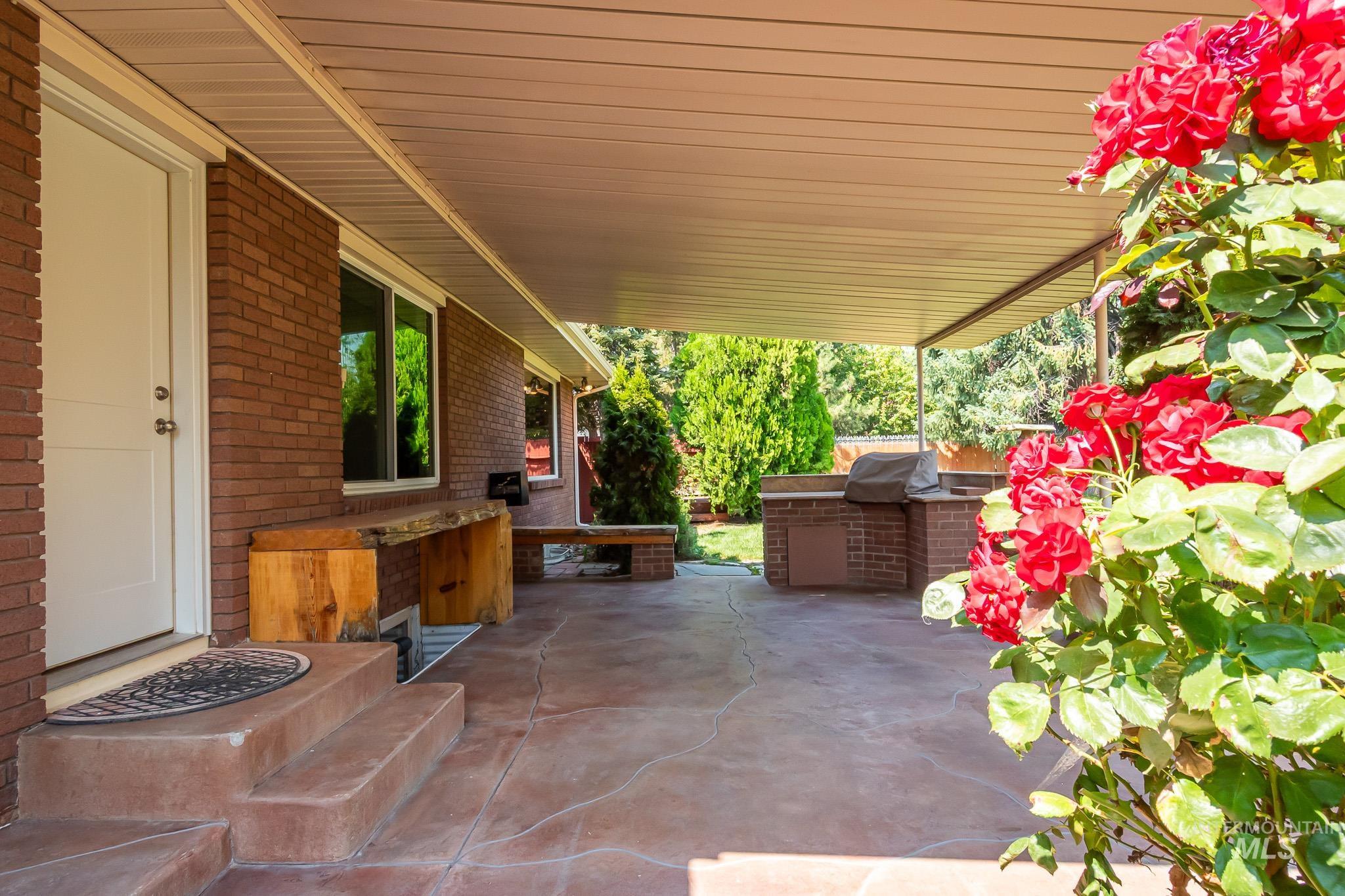 3706 W Clement Rd, Boise, Idaho 83704, 4 Bedrooms, 2.5 Bathrooms, Residential For Sale, Price $520,000,MLS 98996550