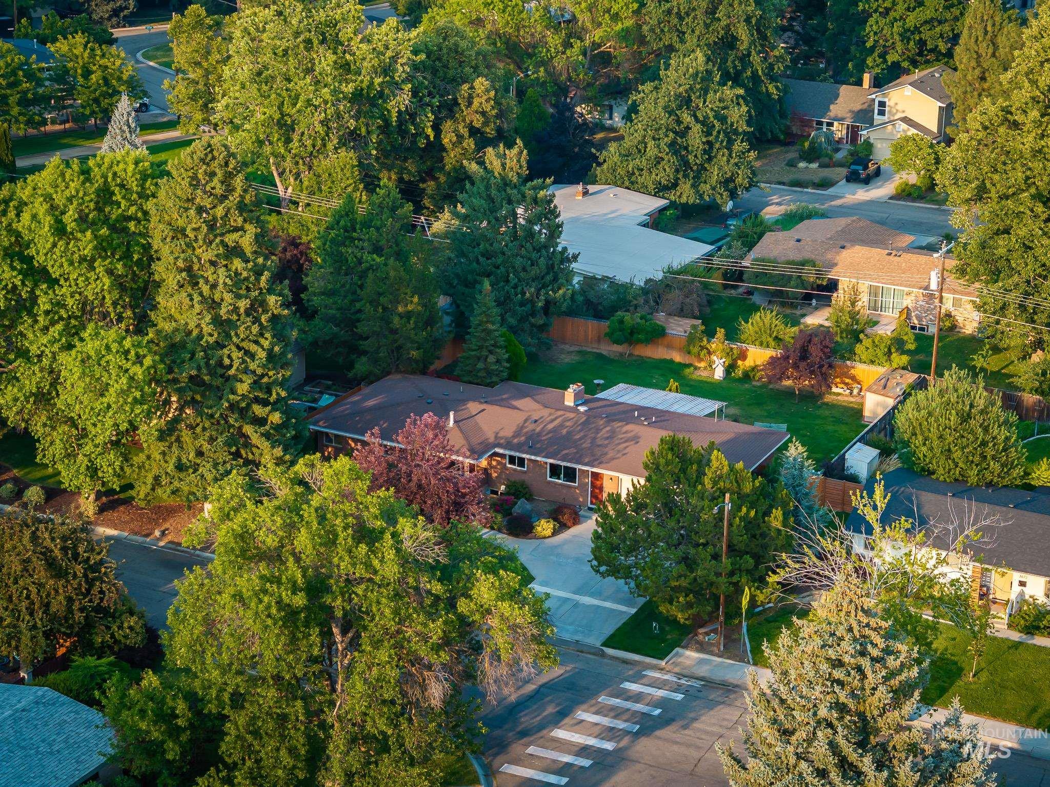3706 W Clement Rd, Boise, Idaho 83704, 4 Bedrooms, 2.5 Bathrooms, Residential For Sale, Price $520,000,MLS 98996550