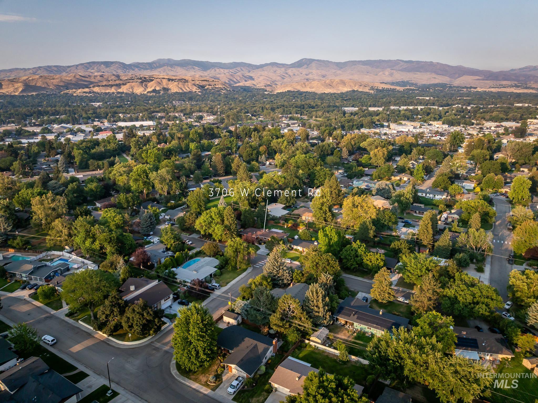 3706 W Clement Rd, Boise, Idaho 83704, 4 Bedrooms, 2.5 Bathrooms, Residential For Sale, Price $520,000,MLS 98996550