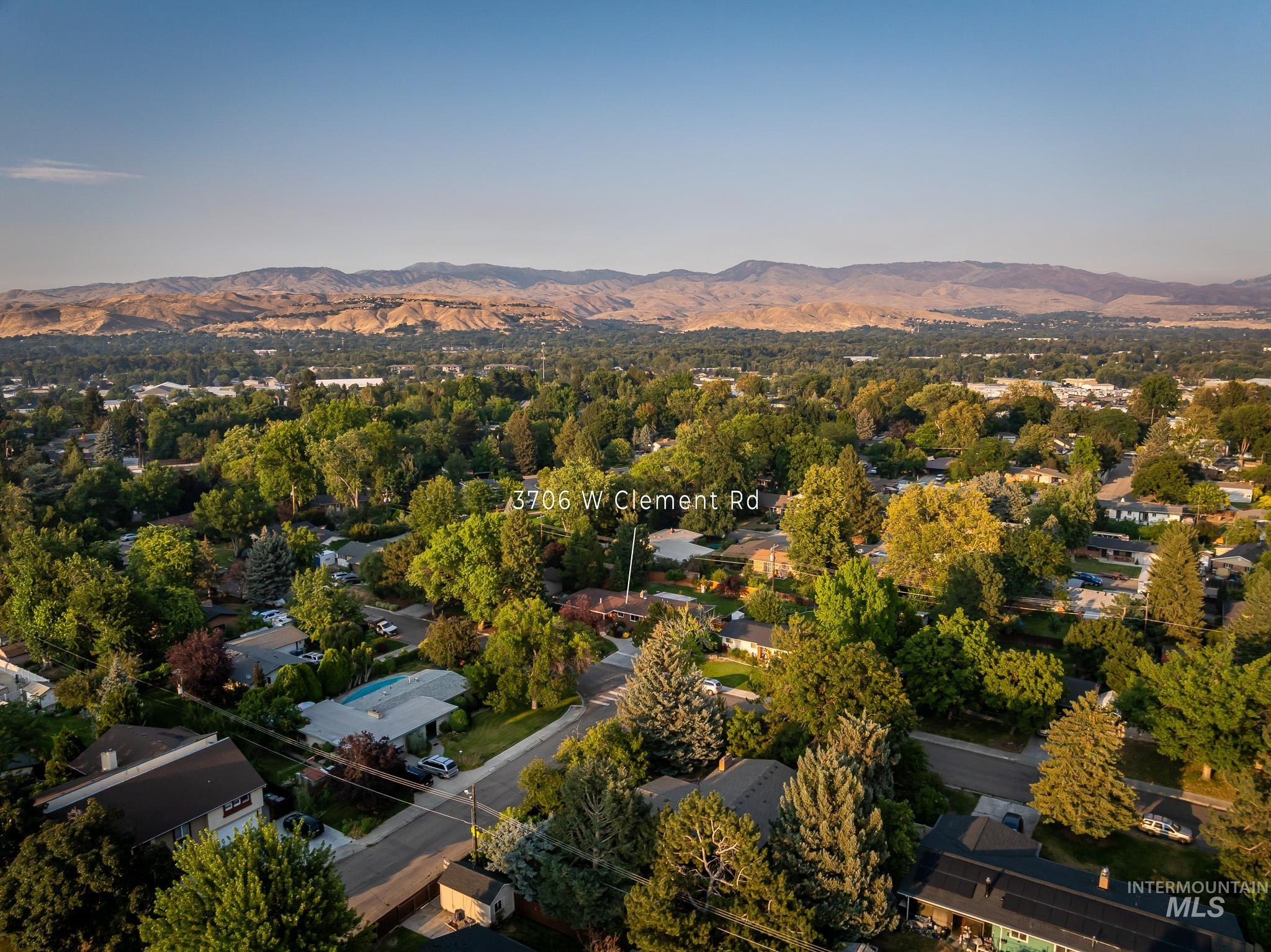 3706 W Clement Rd, Boise, Idaho 83704, 4 Bedrooms, 2.5 Bathrooms, Residential For Sale, Price $520,000,MLS 98996550