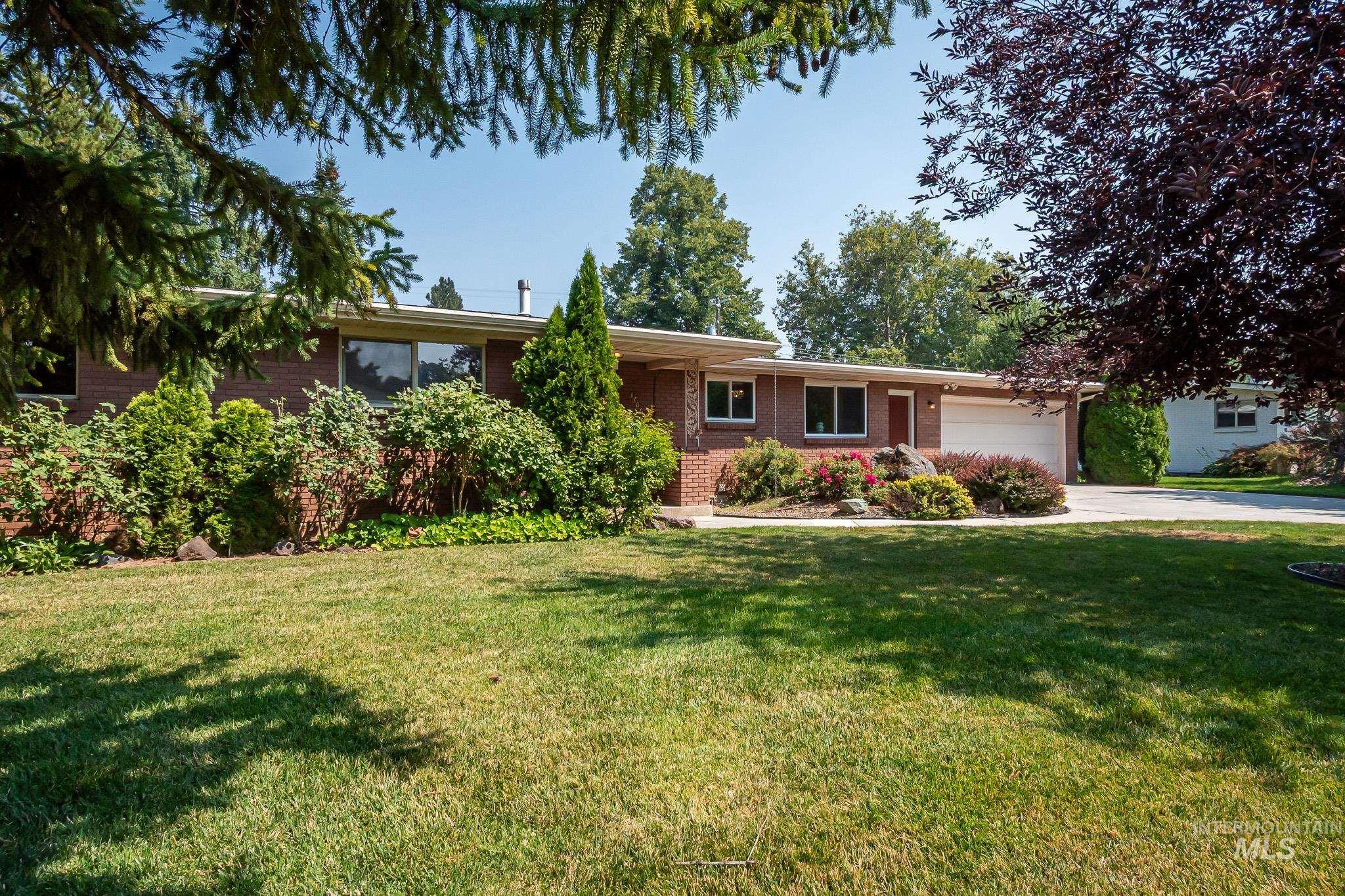 3706 W Clement Rd, Boise, Idaho 83704, 4 Bedrooms, 2.5 Bathrooms, Residential For Sale, Price $520,000,MLS 98996550