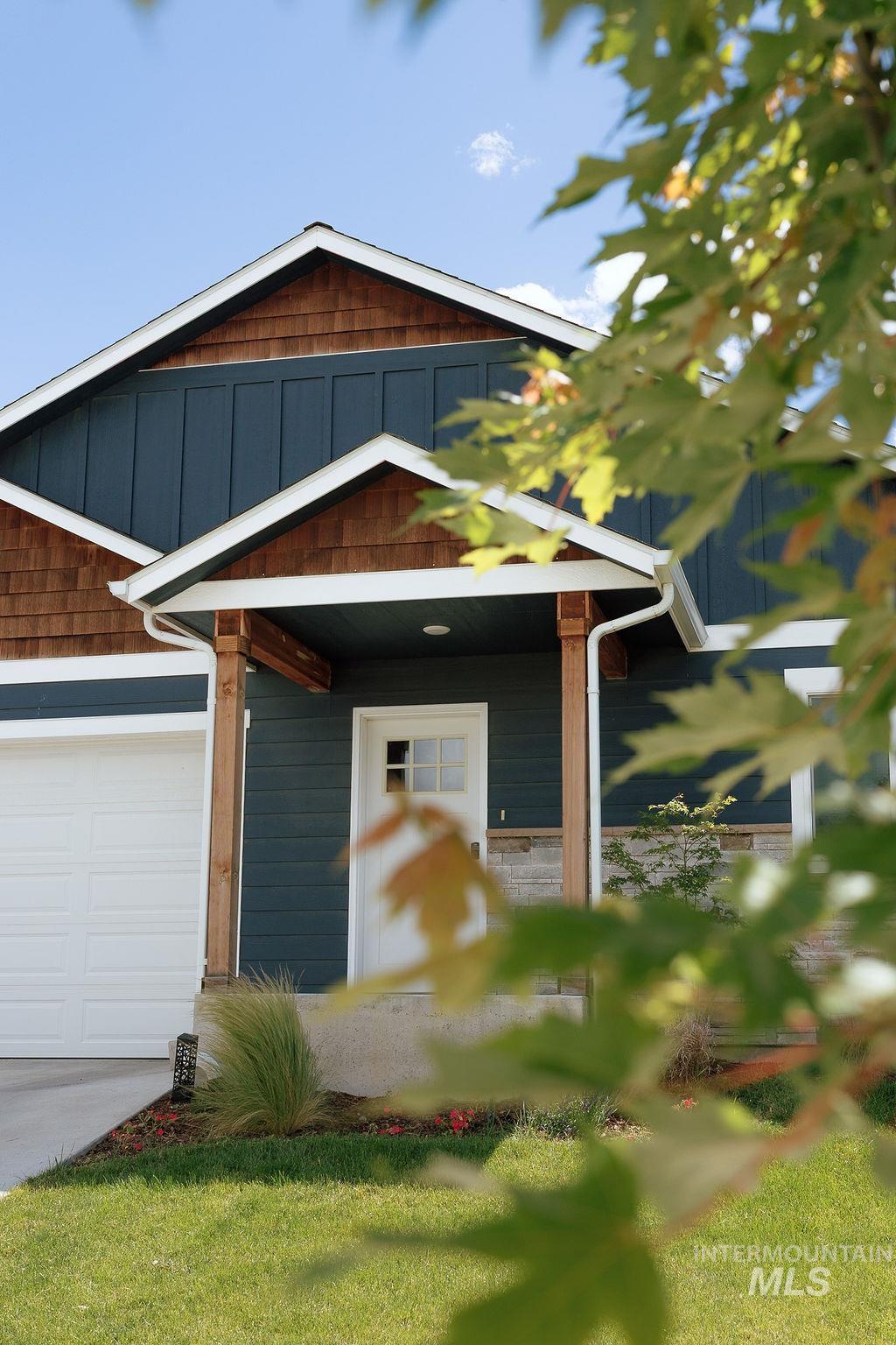 1706 Pioneer Drive, Lewiston, Idaho 83501, 3 Bedrooms, 2 Bathrooms, Residential For Sale, Price $495,000,MLS 98996552
