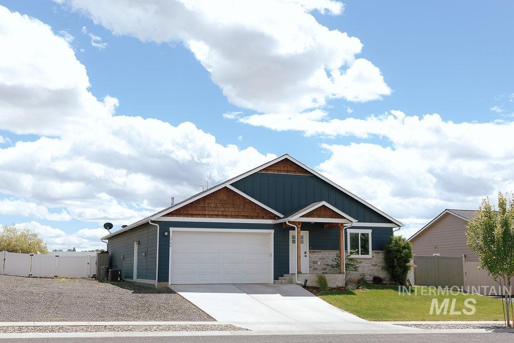 1706 Pioneer Drive, Lewiston, Idaho 83501, 3 Bedrooms, 2 Bathrooms, Residential For Sale, Price $495,000,MLS 98996552