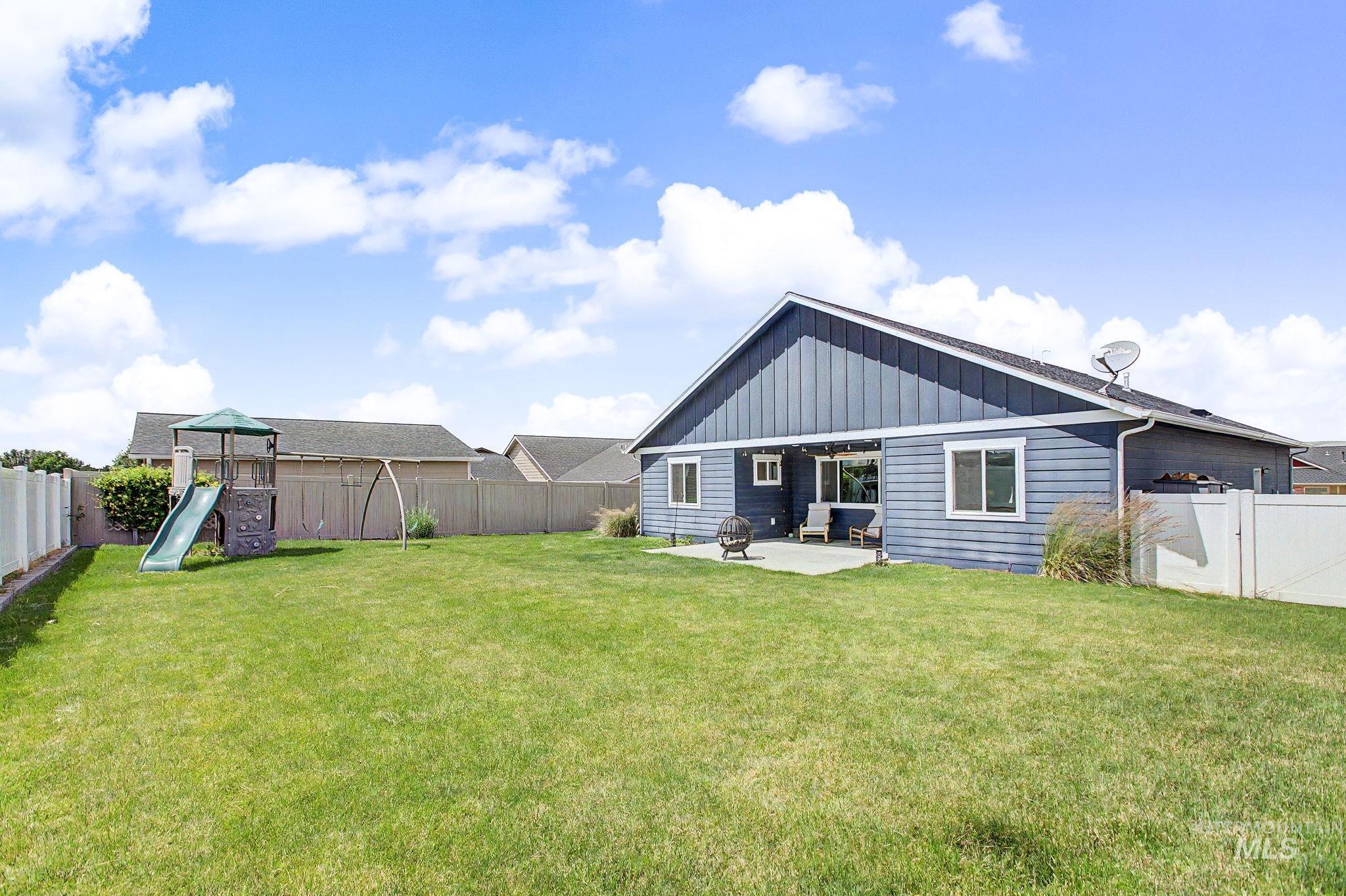1706 Pioneer Drive, Lewiston, Idaho 83501, 3 Bedrooms, 2 Bathrooms, Residential For Sale, Price $495,000,MLS 98996552
