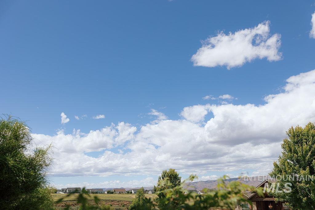 1706 Pioneer Drive, Lewiston, Idaho 83501, 3 Bedrooms, 2 Bathrooms, Residential For Sale, Price $495,000,MLS 98996552