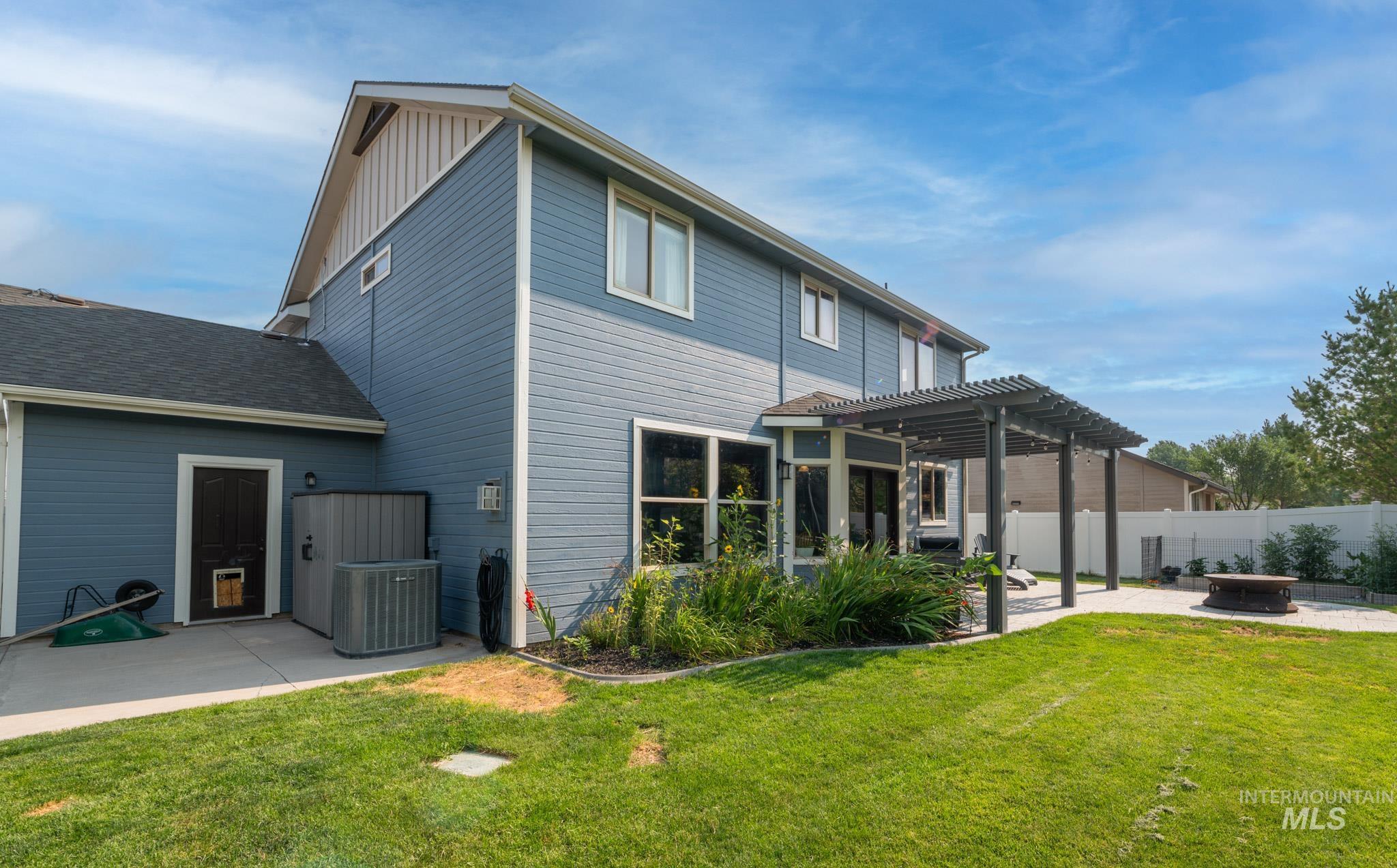 1031 Park Ave, Kimberly, Idaho 83341, 4 Bedrooms, 2.5 Bathrooms, Residential For Sale, Price $559,900,MLS 98996553