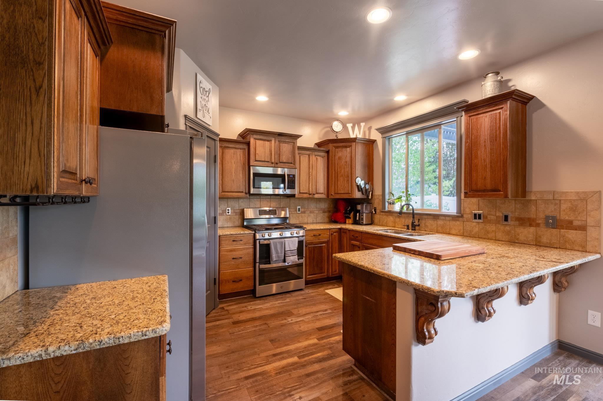 1031 Park Ave, Kimberly, Idaho 83341, 4 Bedrooms, 2.5 Bathrooms, Residential For Sale, Price $549,900, 98996553