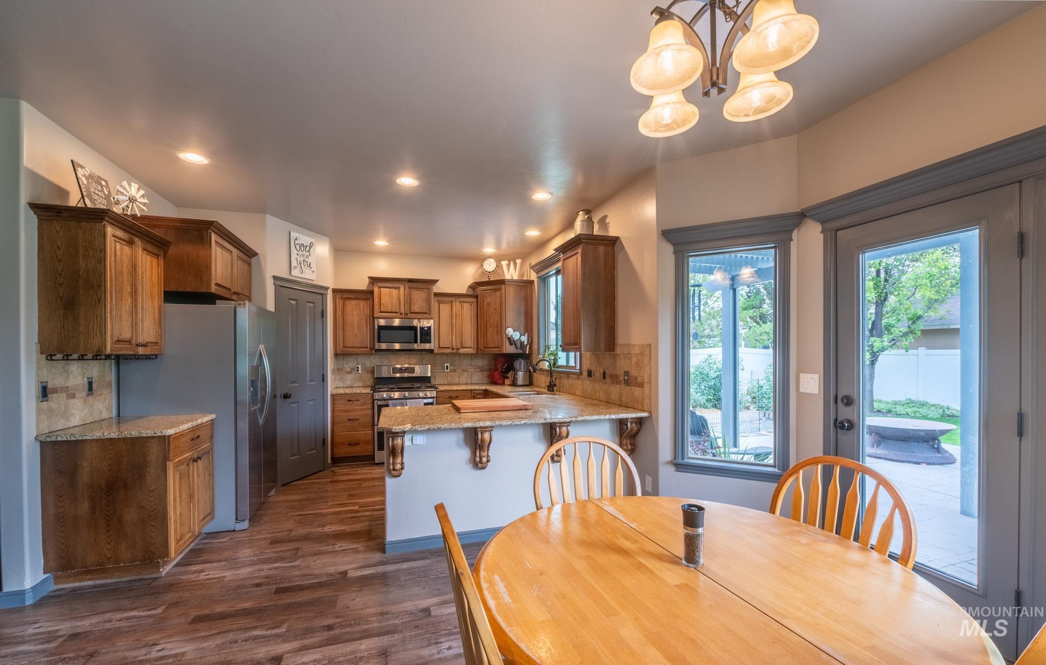 1031 Park Ave, Kimberly, Idaho 83341, 4 Bedrooms, 2.5 Bathrooms, Residential For Sale, Price $549,900, 98996553