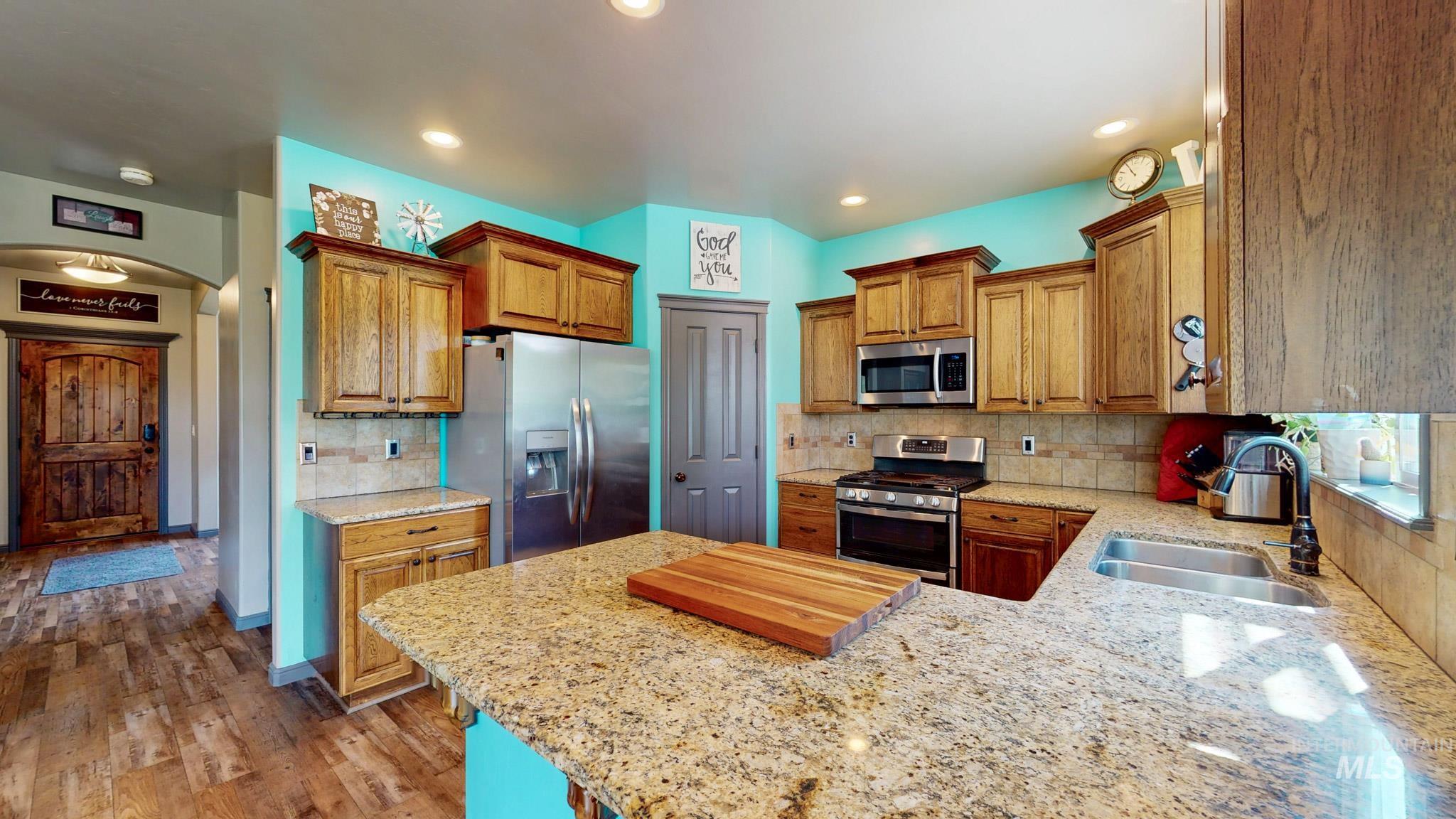 1031 Park Ave, Kimberly, Idaho 83341, 4 Bedrooms, 2.5 Bathrooms, Residential For Sale, Price $559,900,MLS 98996553