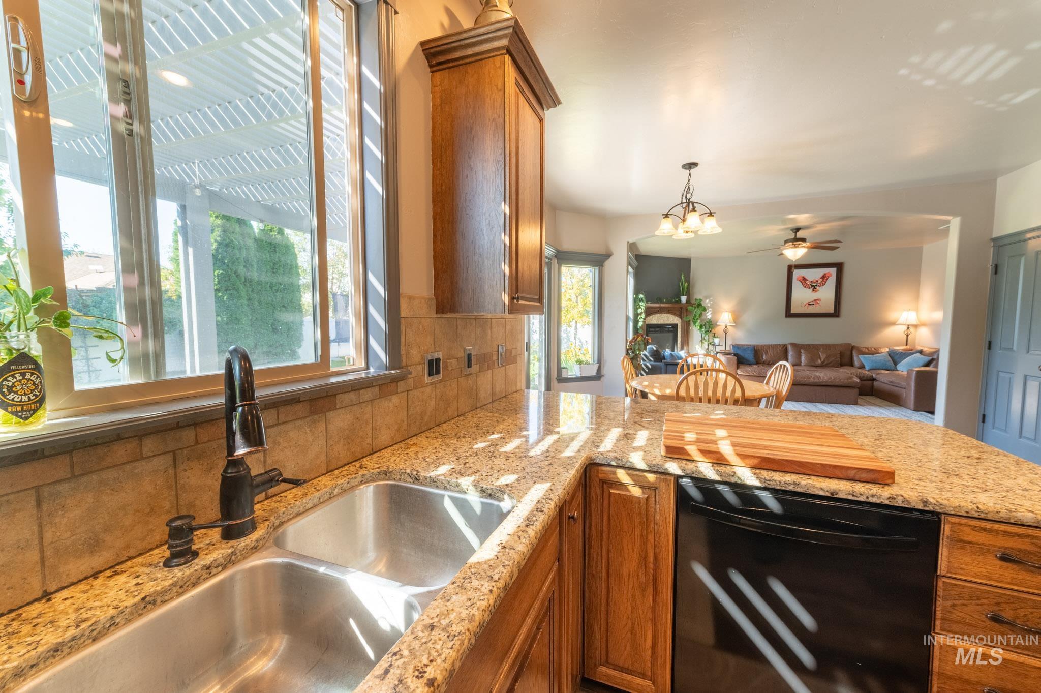 1031 Park Ave, Kimberly, Idaho 83341, 4 Bedrooms, 2.5 Bathrooms, Residential For Sale, Price $544,900,MLS 98996553