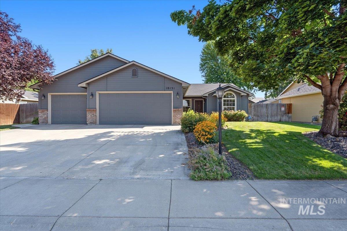 10151 W Antietam Street, Boise, Idaho 83709, 3 Bedrooms, 2 Bathrooms, Residential For Sale, Price $485,000,MLS 98996556