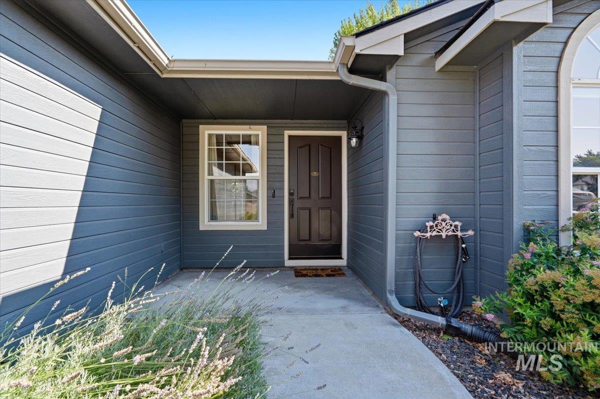 10151 W Antietam Street, Boise, Idaho 83709, 3 Bedrooms, 2 Bathrooms, Residential For Sale, Price $485,000,MLS 98996556
