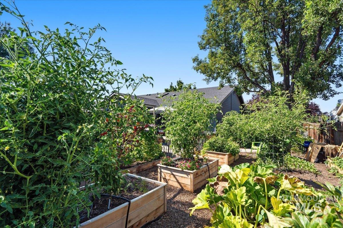 10151 W Antietam Street, Boise, Idaho 83709, 3 Bedrooms, 2 Bathrooms, Residential For Sale, Price $485,000,MLS 98996556