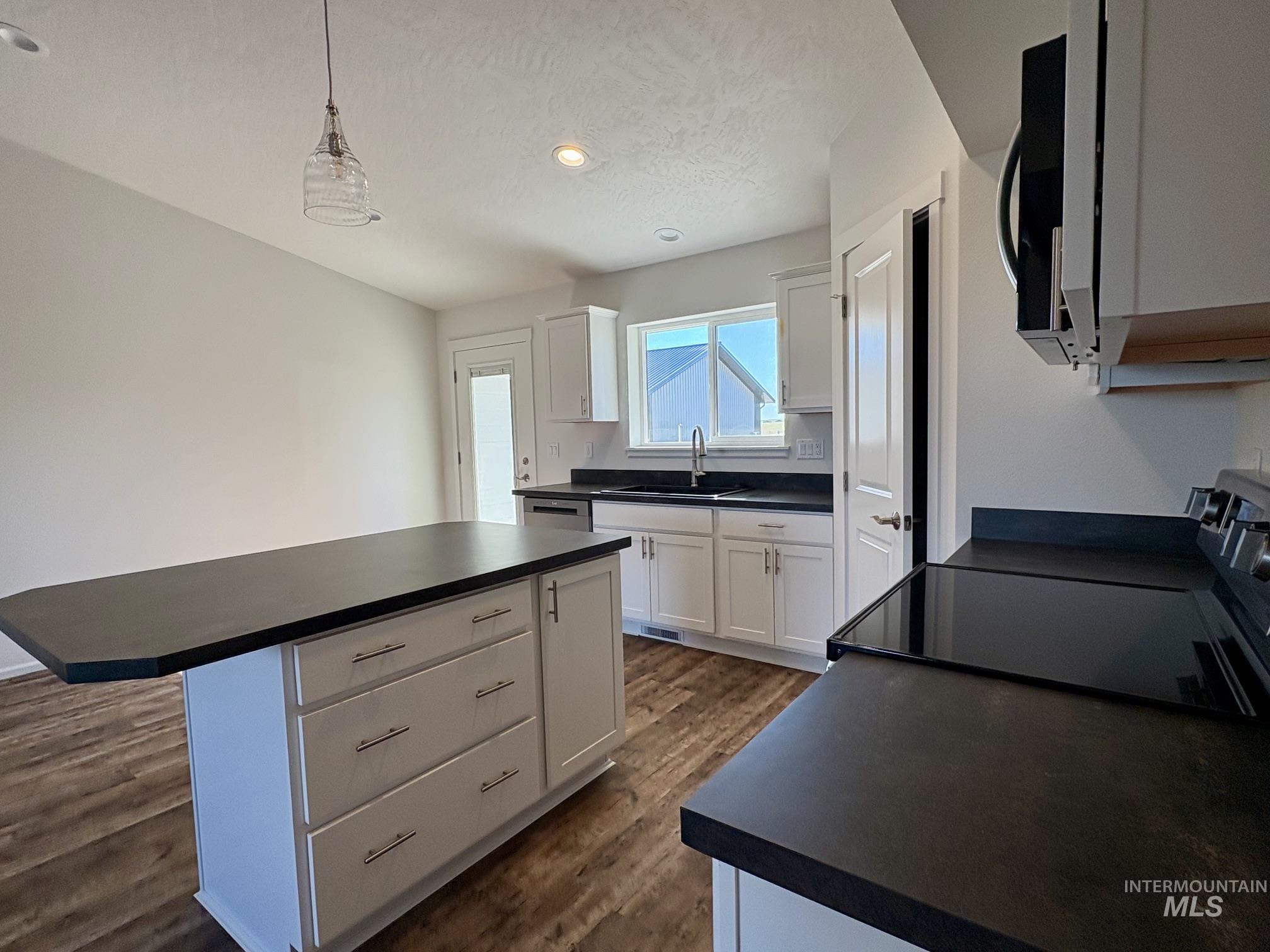 2600 Cache Creek Ct, Clarkston, Washington 99403, 3 Bedrooms, 2 Bathrooms, Residential For Sale, Price $369,900,MLS 98996558