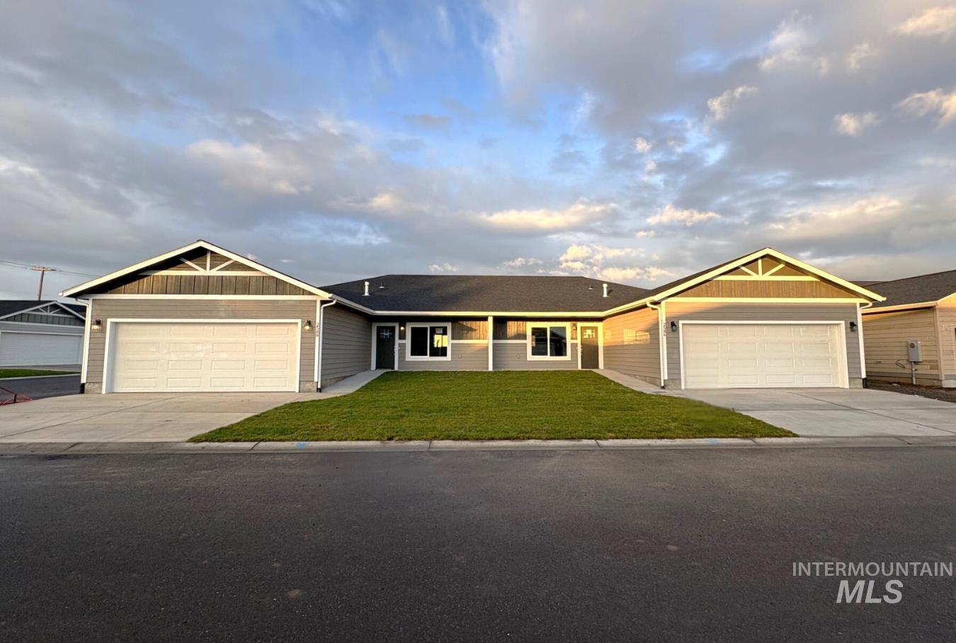 2604 Cache Creek Ct, Clarkston, Washington 99403, 3 Bedrooms, 2 Bathrooms, Residential For Sale, Price $369,900,MLS 98996560