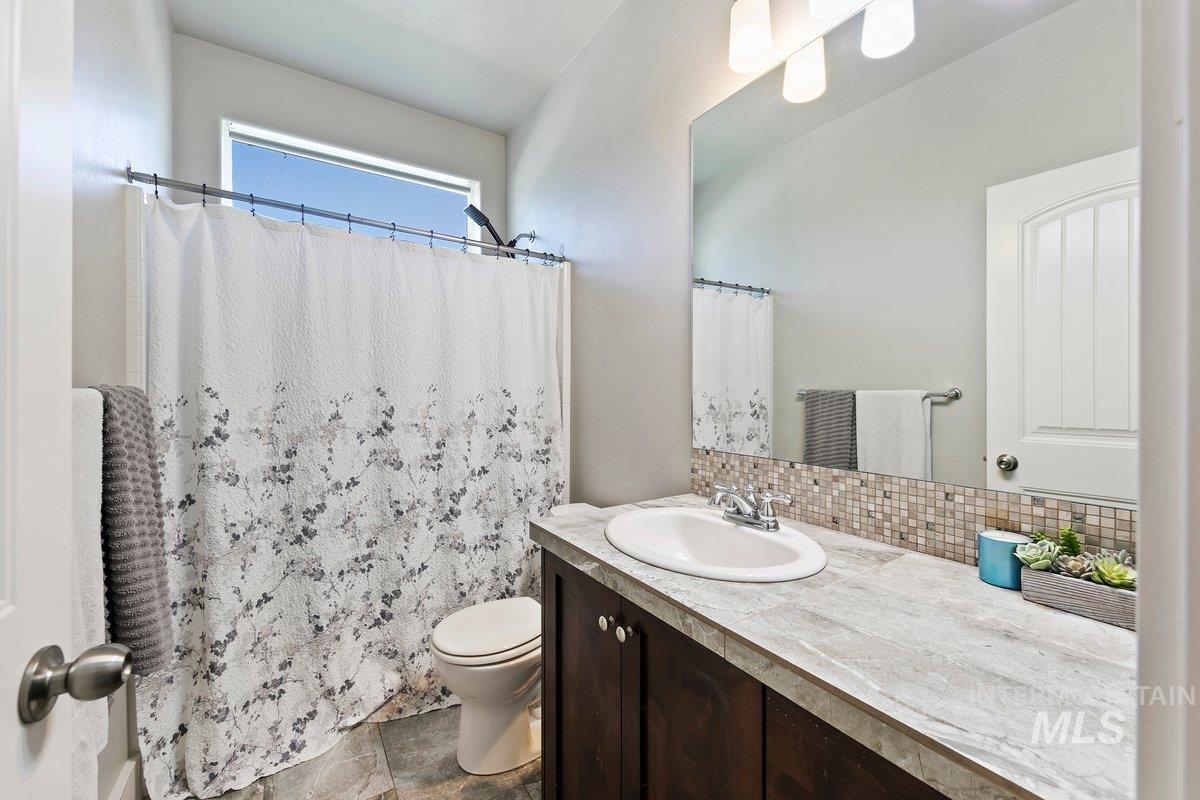 1528 W Arch Rock Street, Meridian, Idaho 83646, 3 Bedrooms, 2 Bathrooms, Residential For Sale, Price $465,000,MLS 98996563